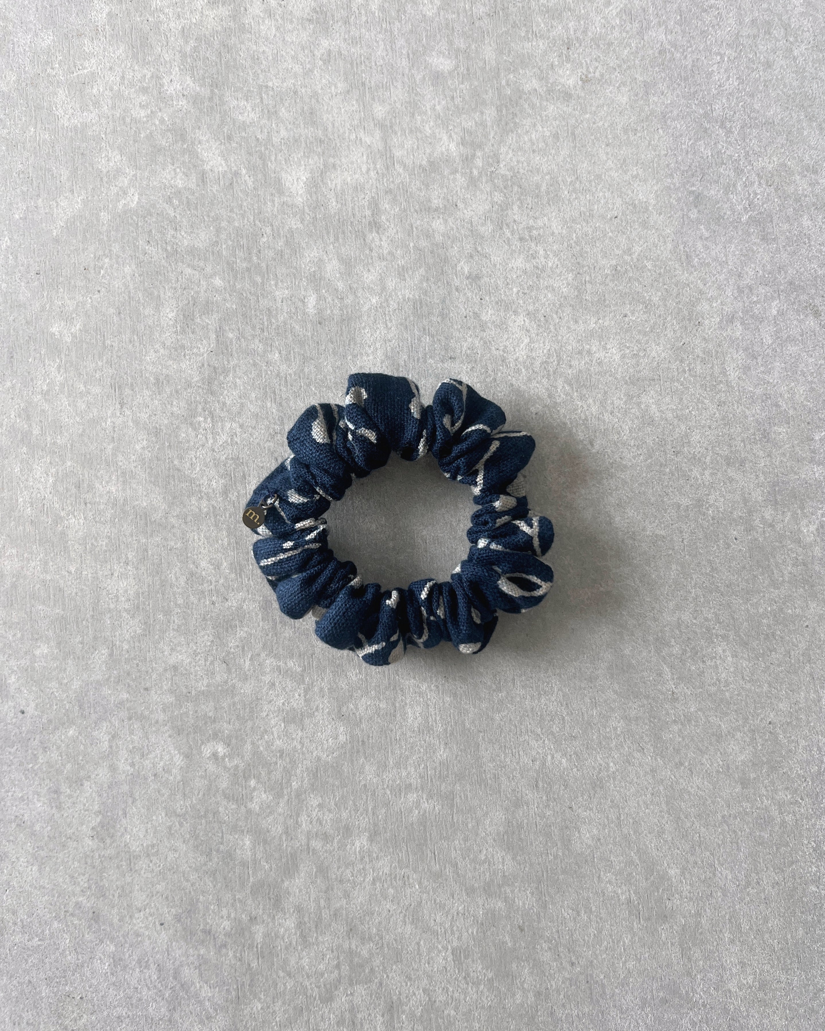 'm' for the maker : scrunchie