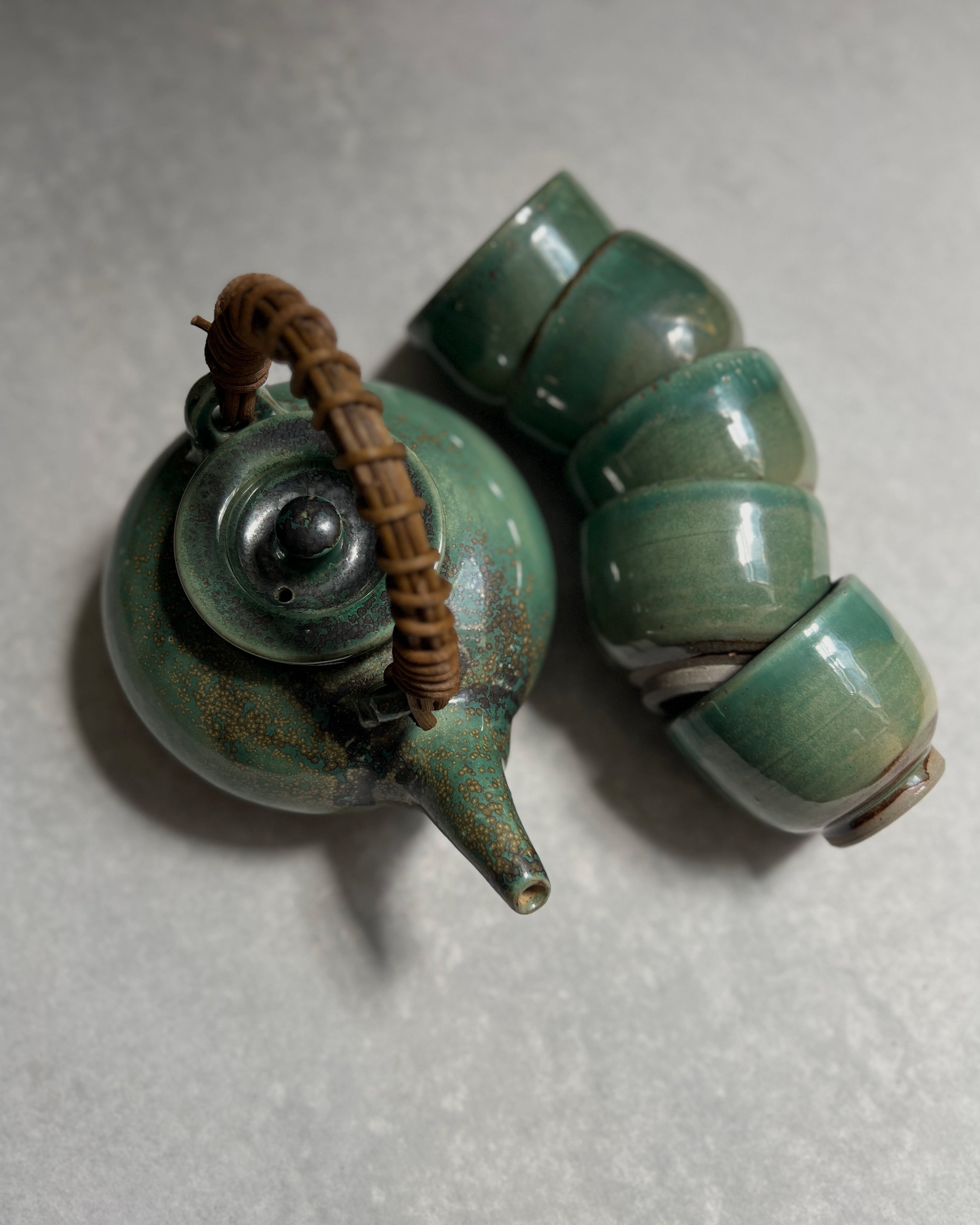 vintage ceramic teapot & cups