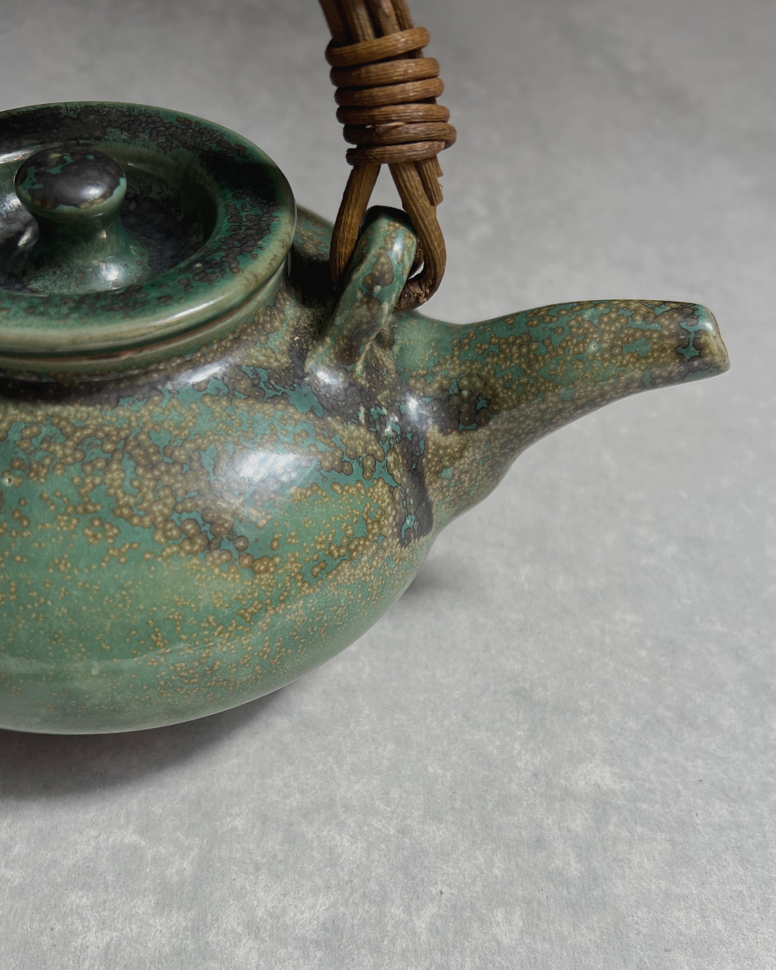 vintage ceramic teapot & cups