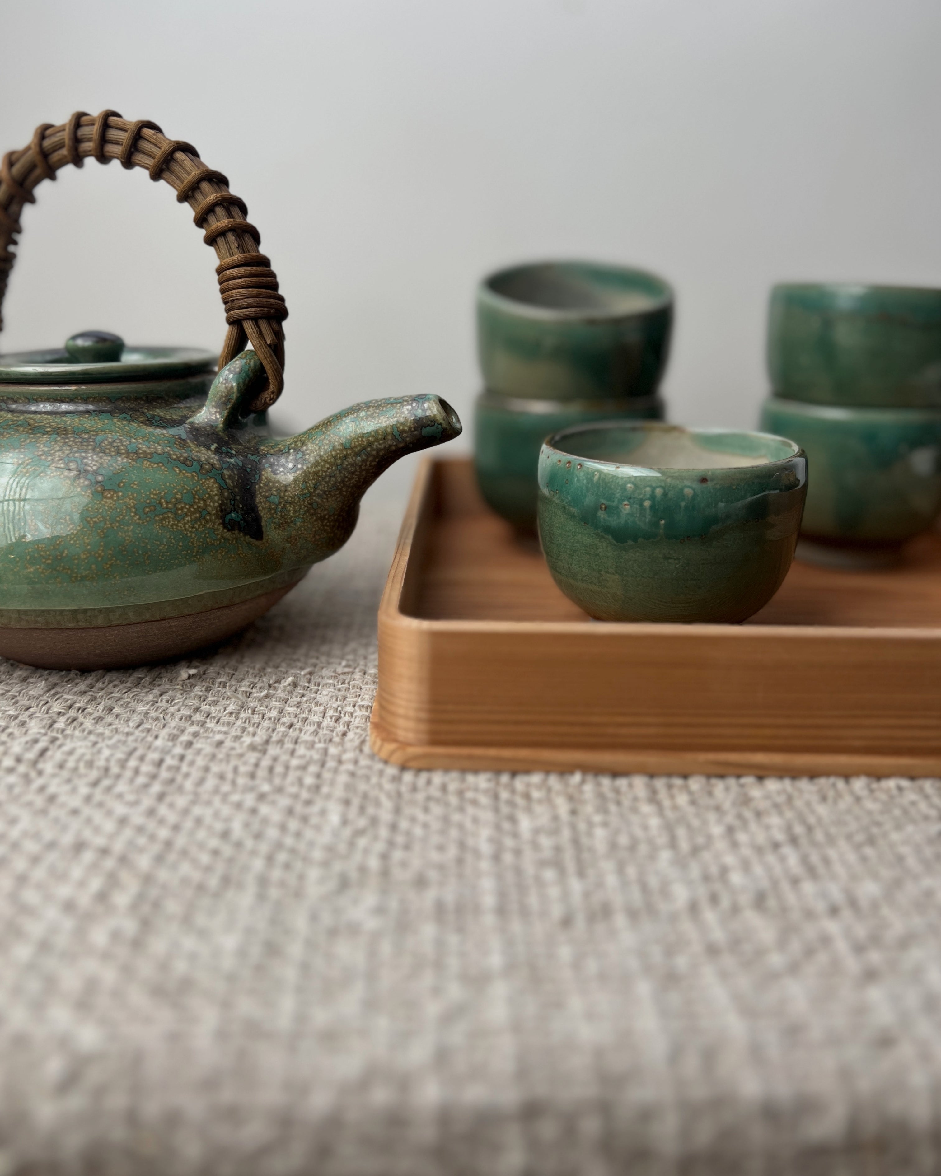 vintage ceramic teapot & cups