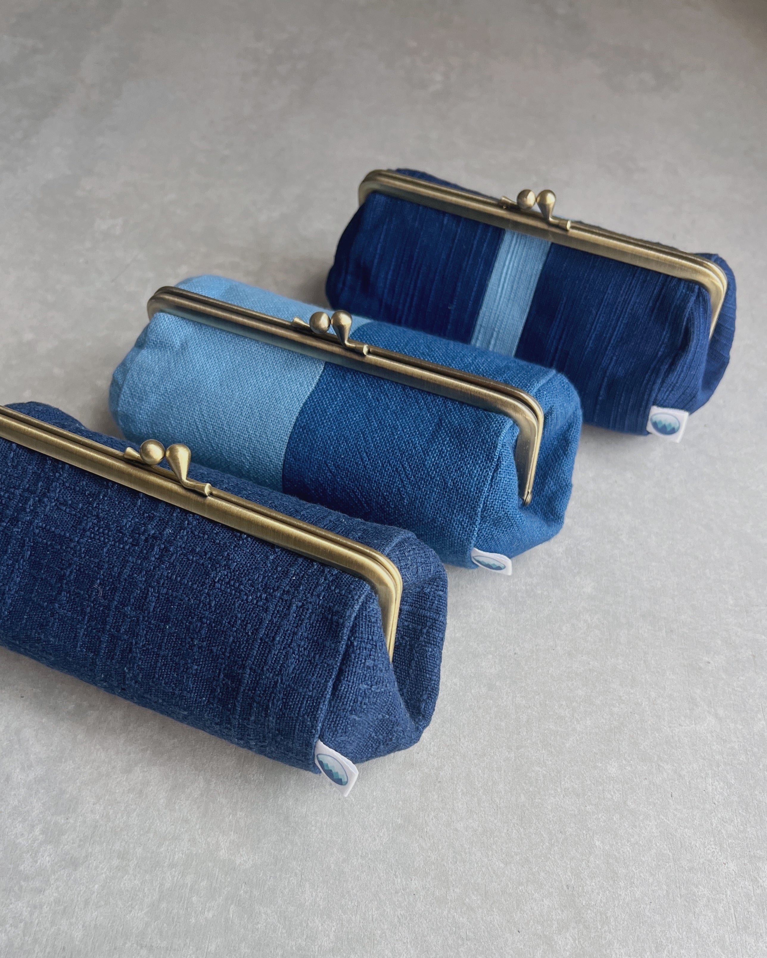 Chizu Blue : indigo dyed clutch