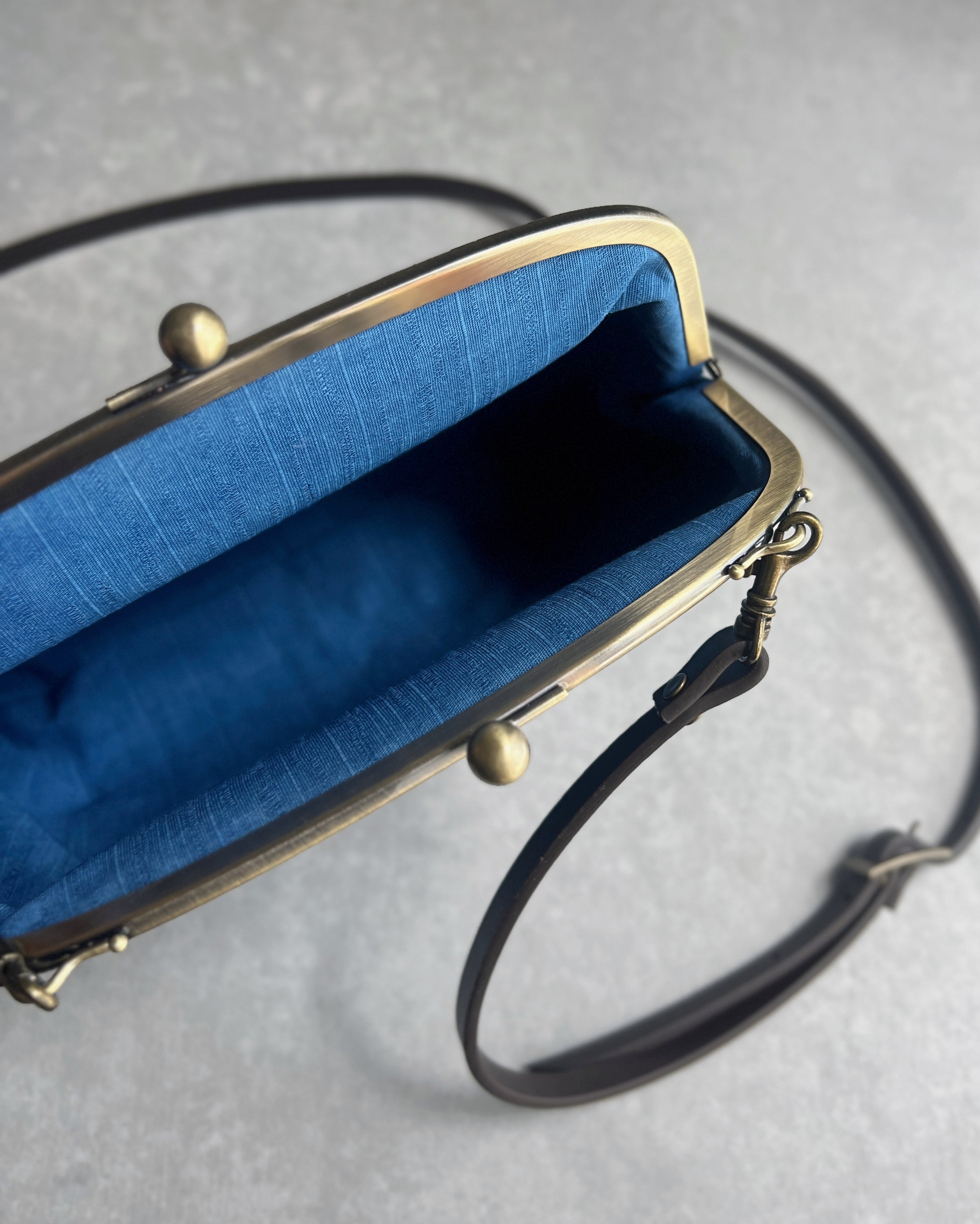 Chizu Blue : indigo dyed bag