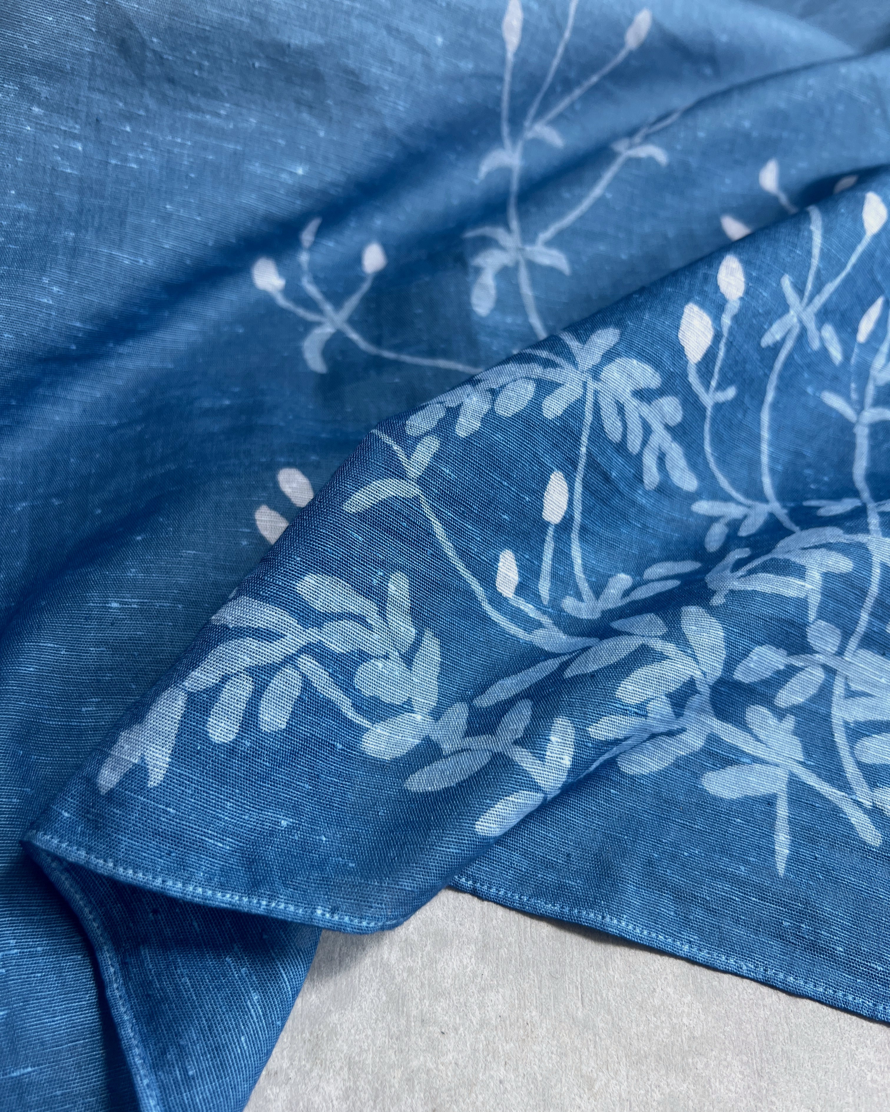 Chizu Blue : indigo dyed scarf
