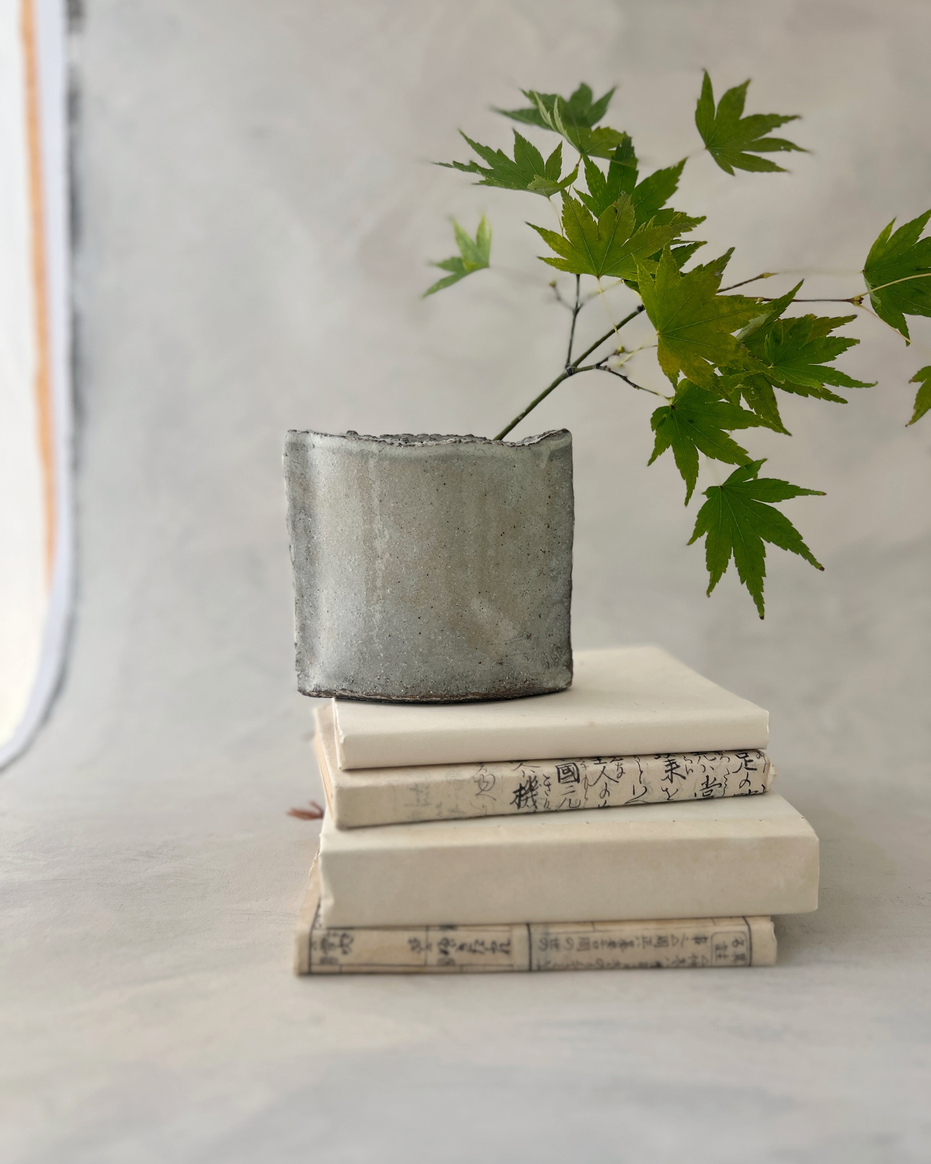 Tokoname ware : ceramic vase