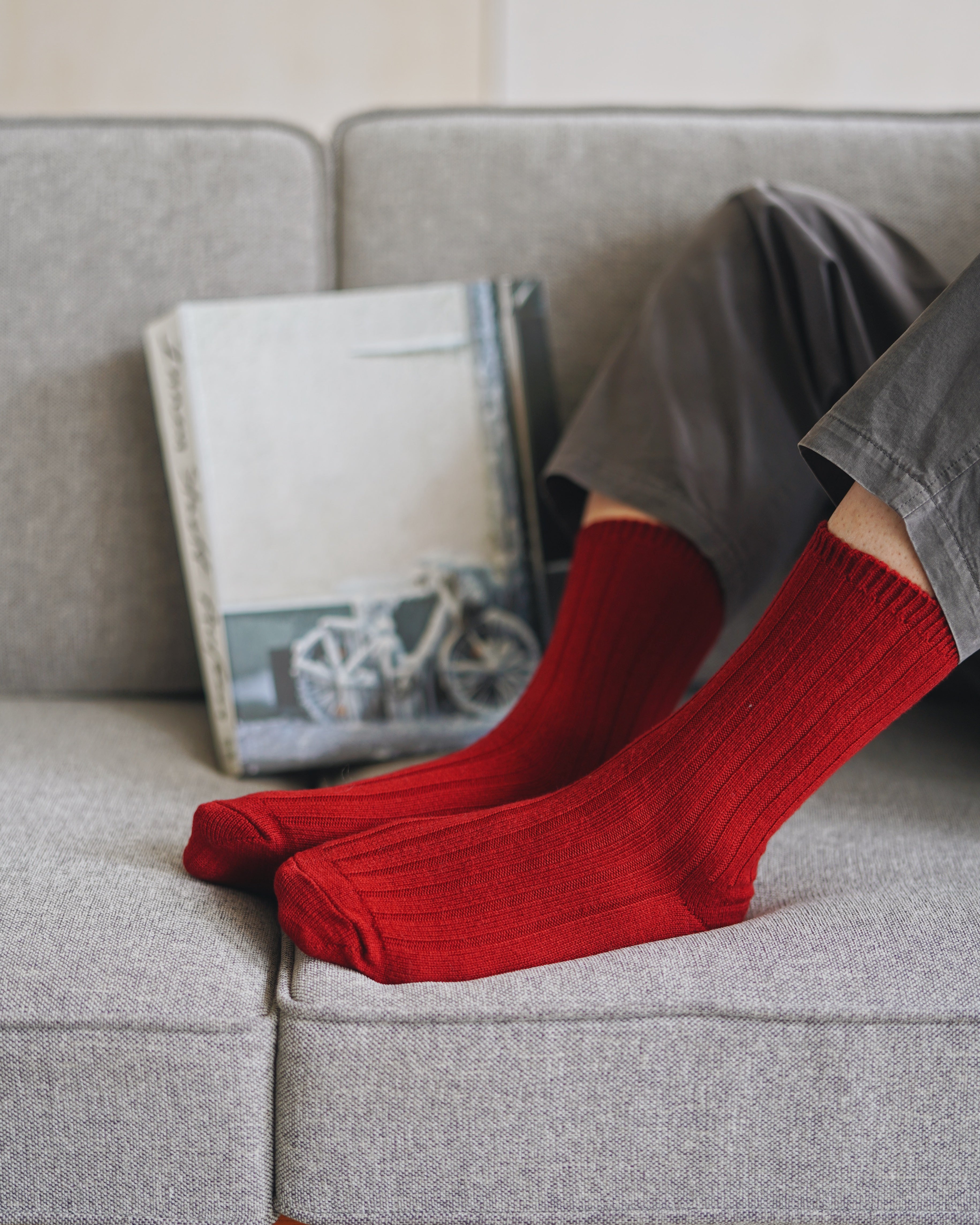 nishiguchi kutsushita : praha cashmere ribbed socks