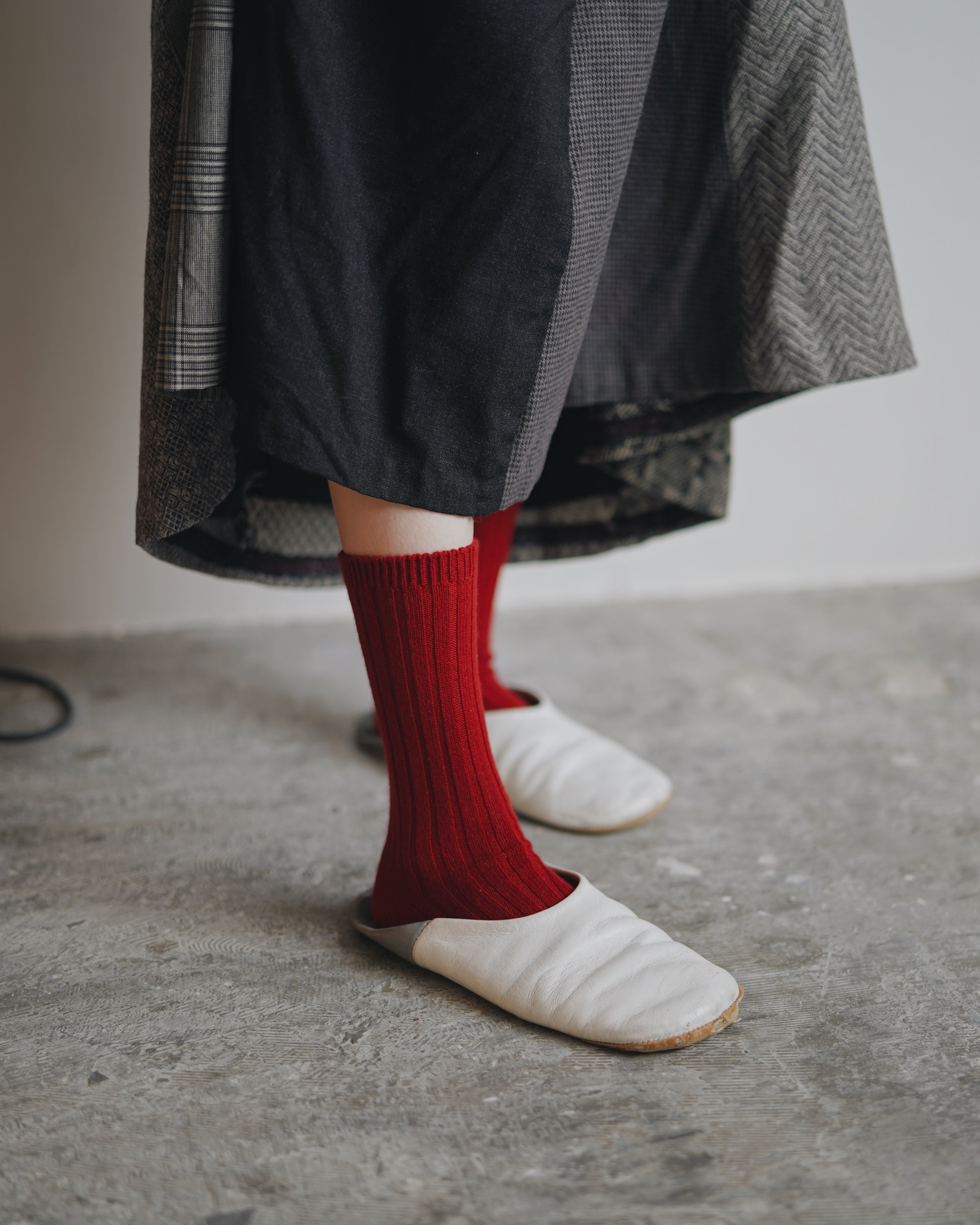 nishiguchi kutsushita : praha cashmere ribbed socks