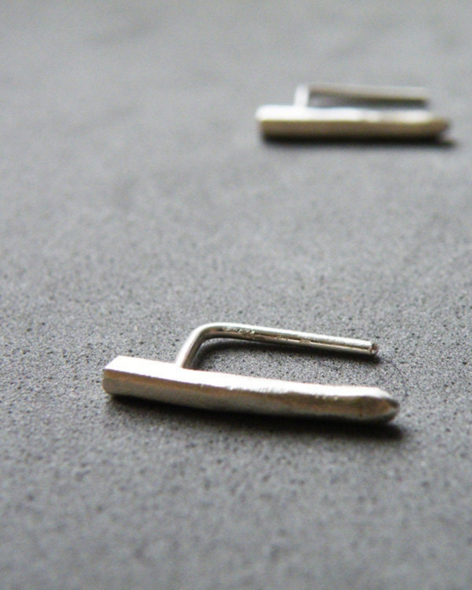 steamylab : silver bar stud earrings