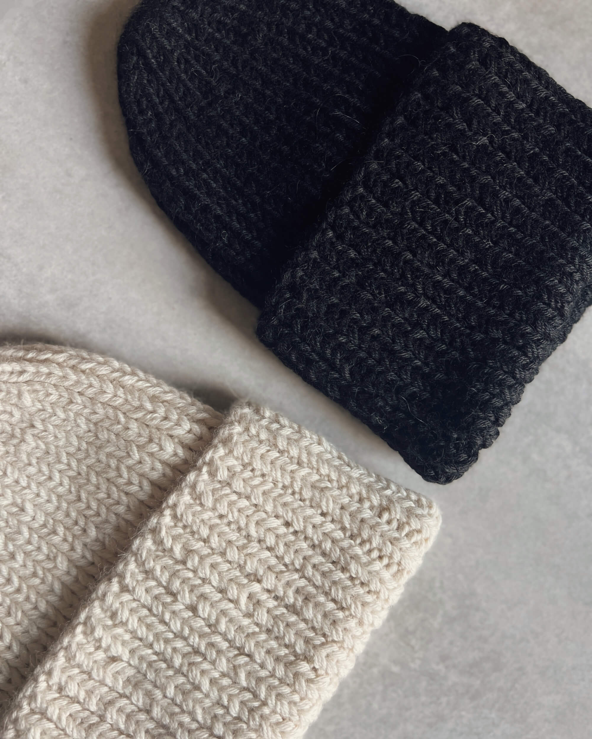 karakoram : alpaca wool ribbed beanie in carbon