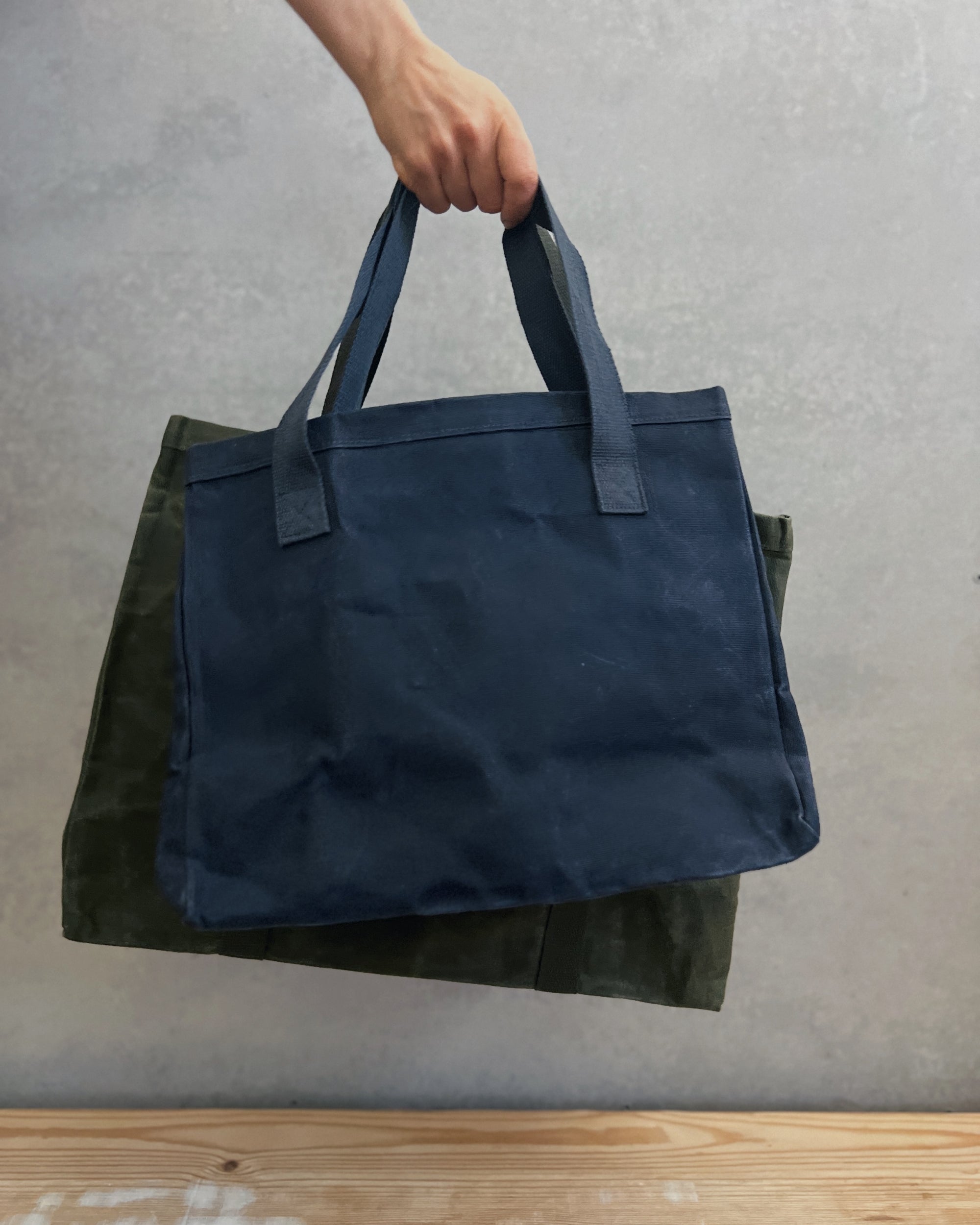 medium waxed canvas tote