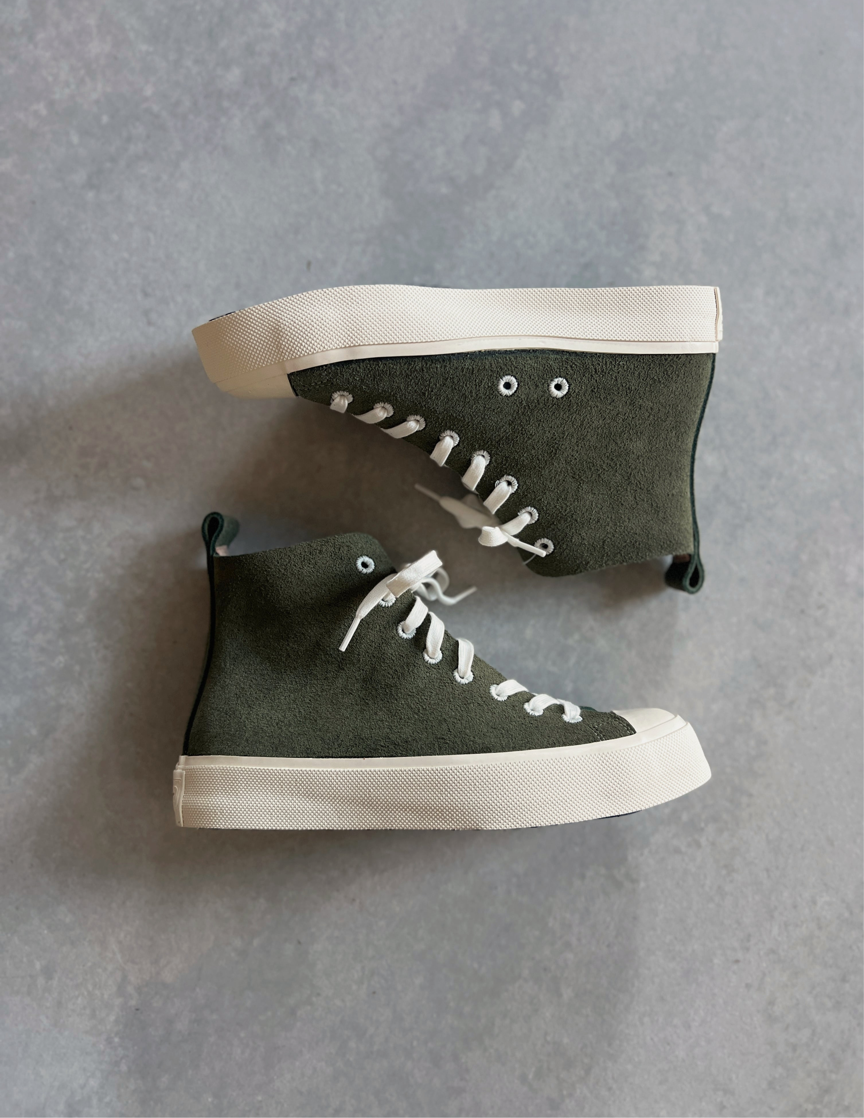 hide-base project : suede high-top shoes in khaki