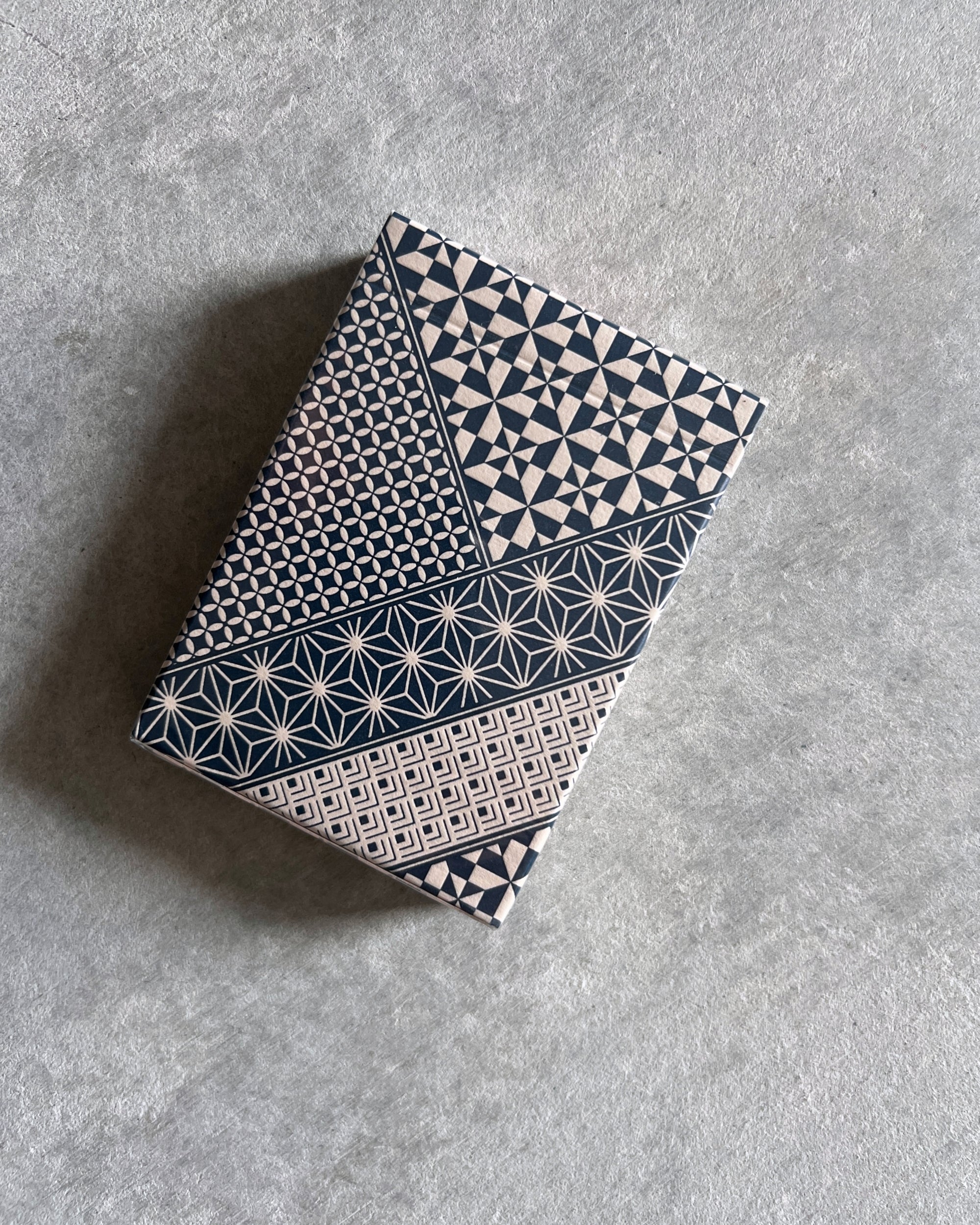 art of play : yosegi playing cards