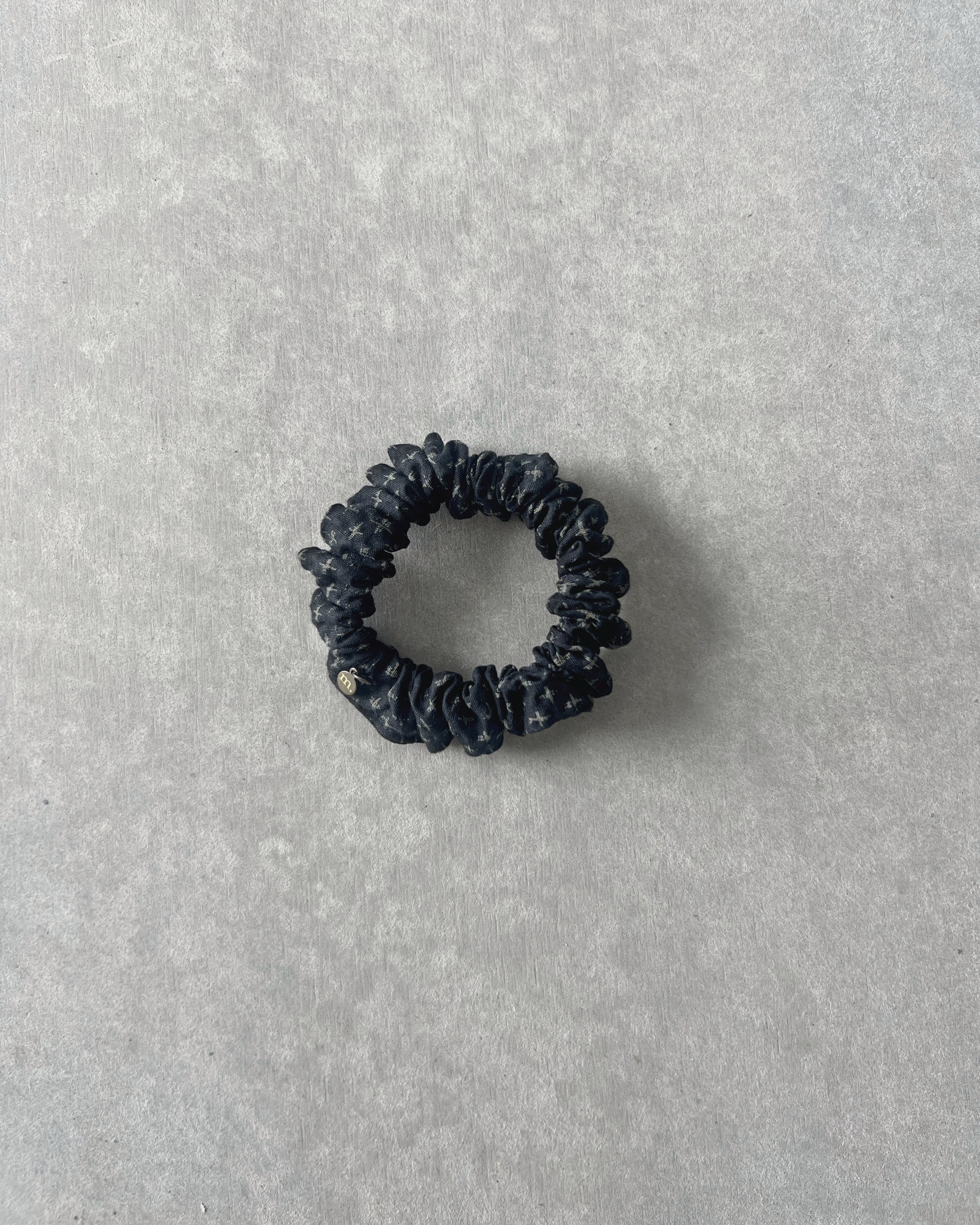 'm' for the maker : scrunchie