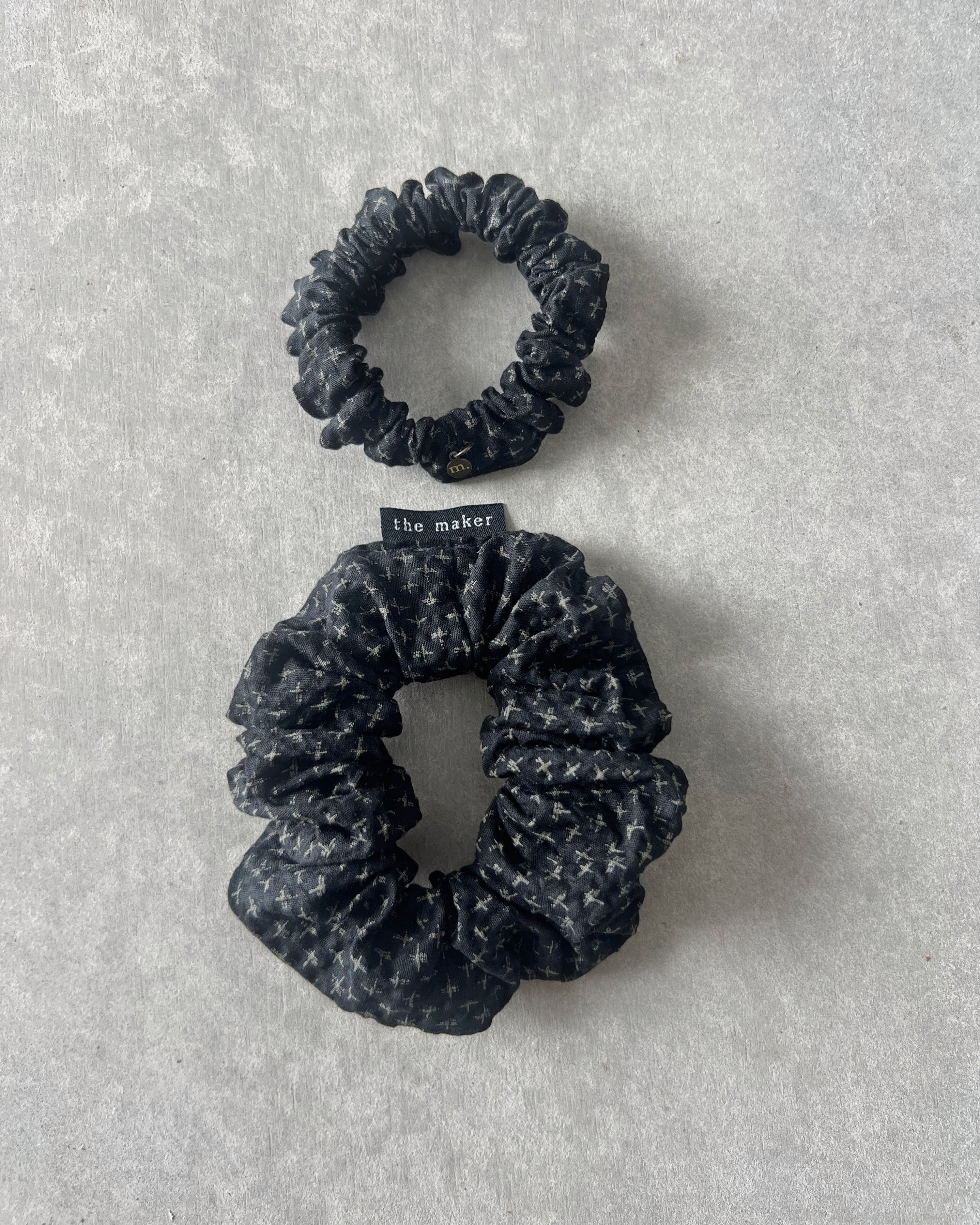 'm' for the maker : scrunchie