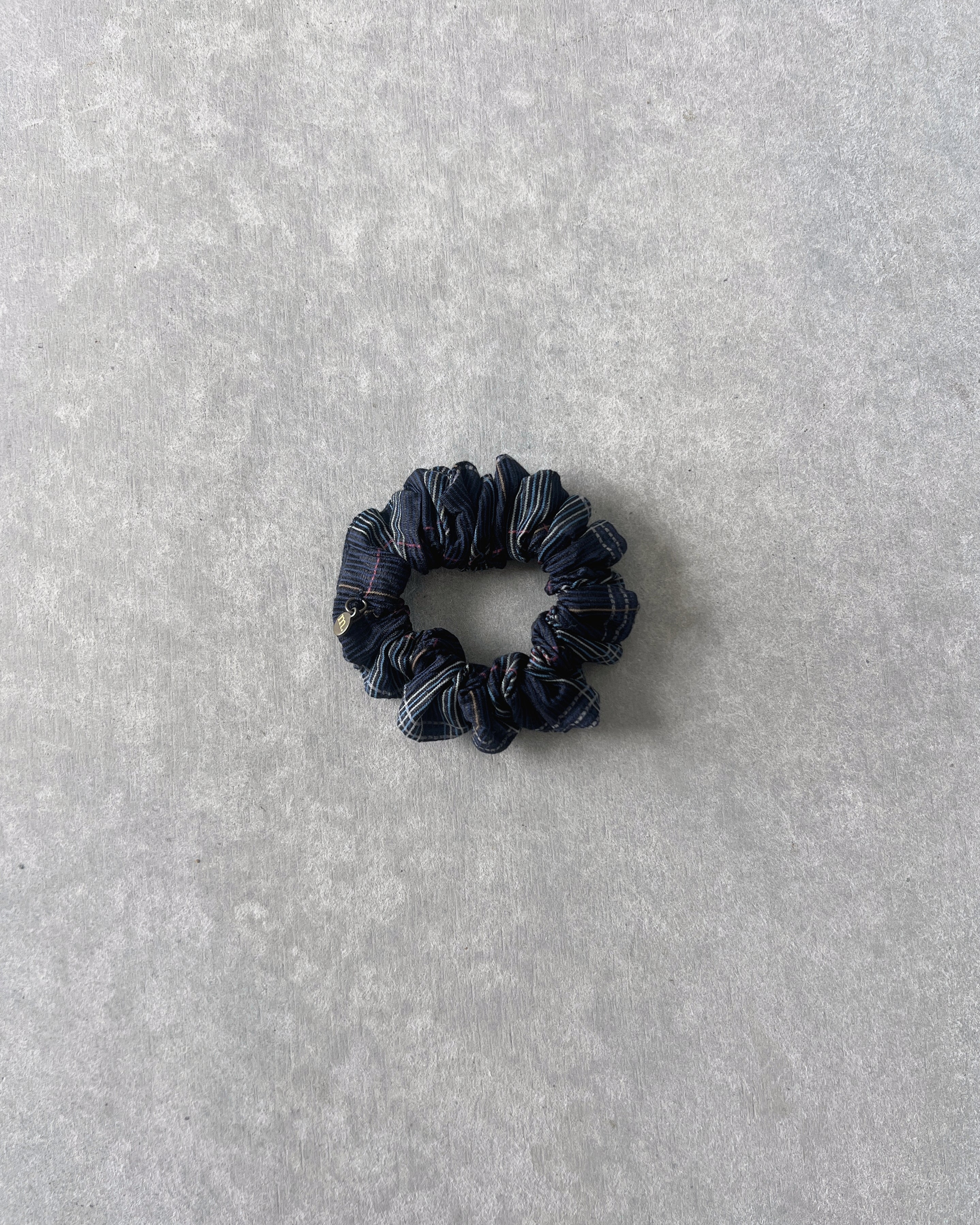'm' for the maker : scrunchie