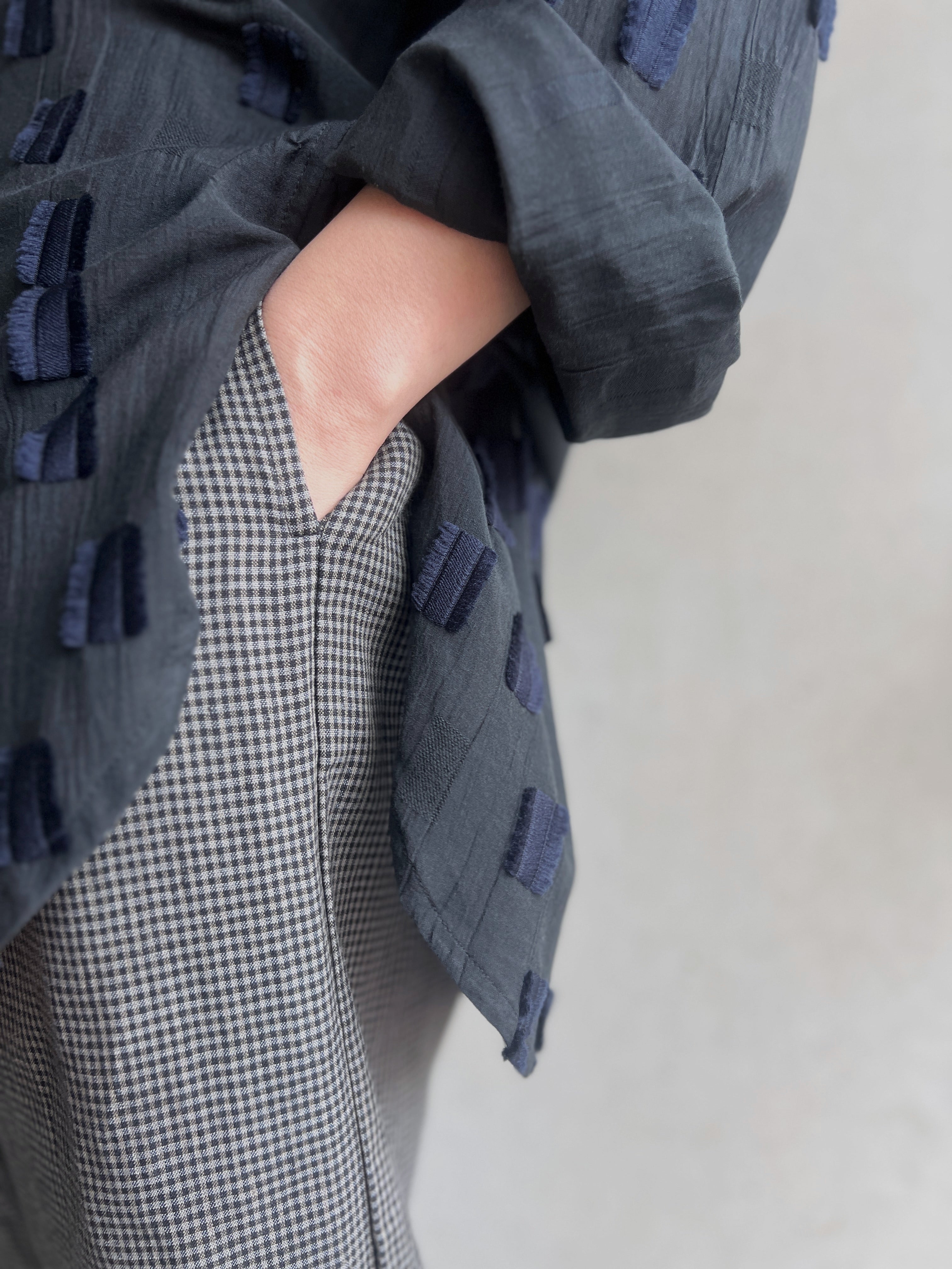 LJ struthers : micro check linen pants