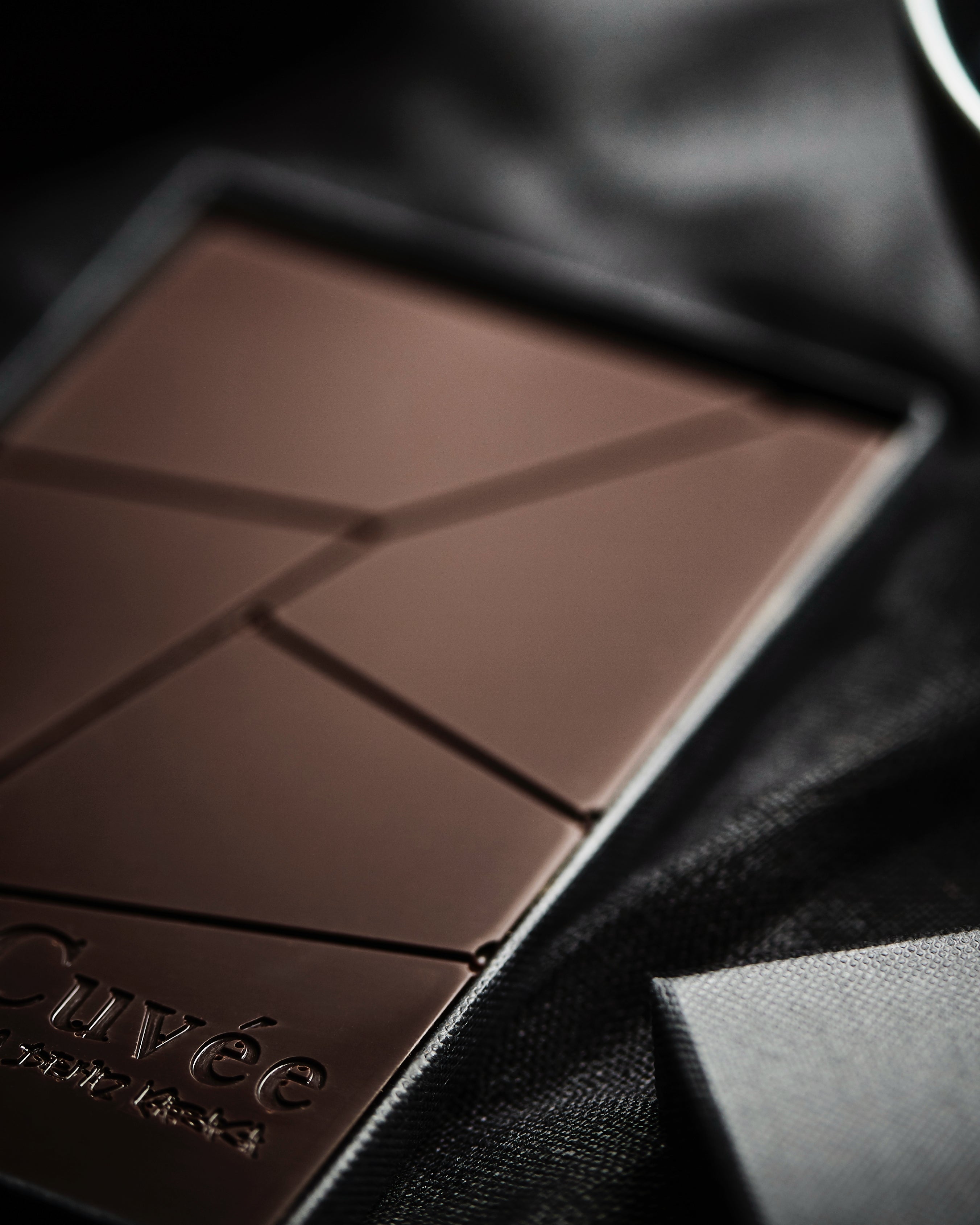 Cuvée : roasted macadamia & caramel 65% dark chocolate