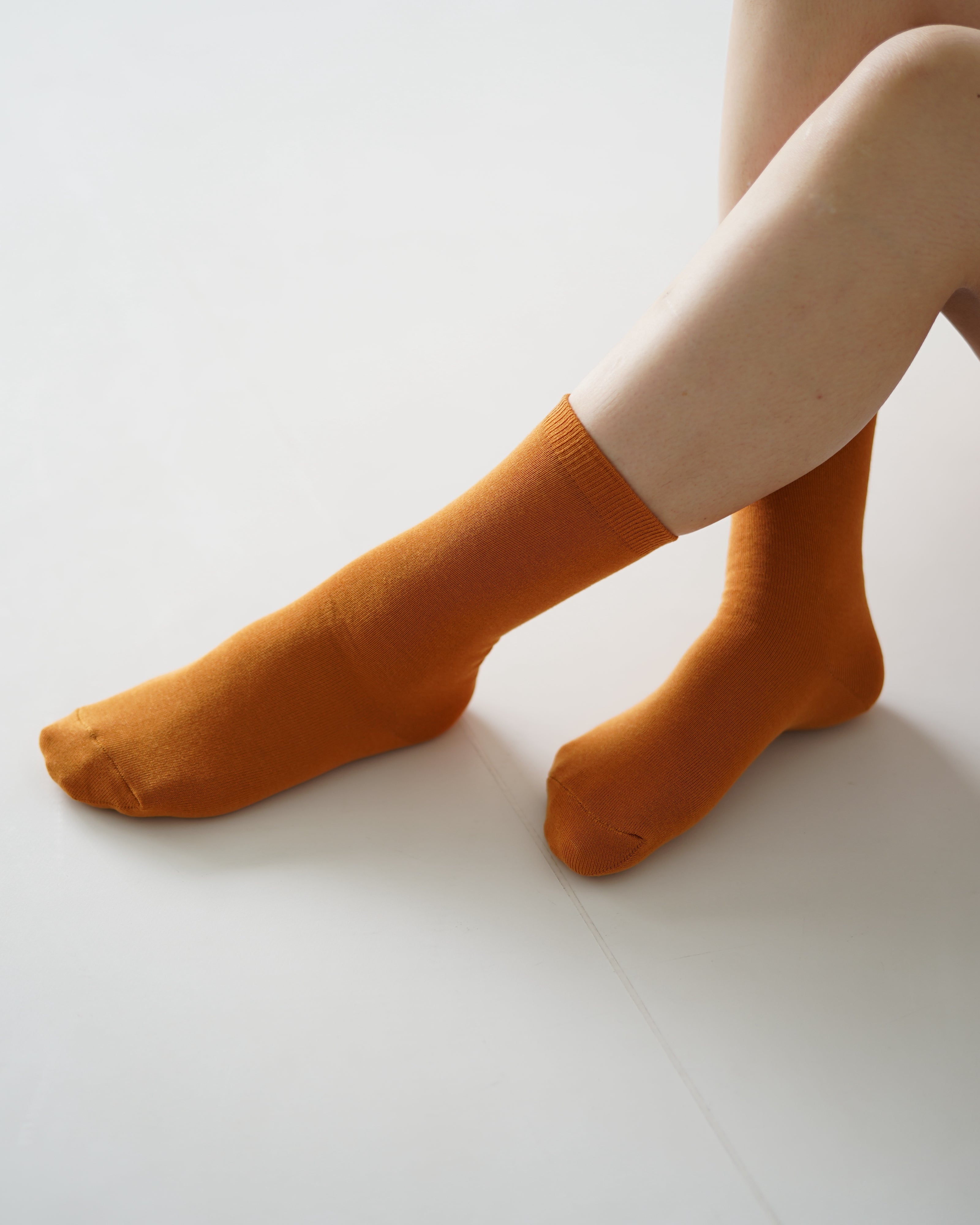 hakne : silk cotton double faced socks