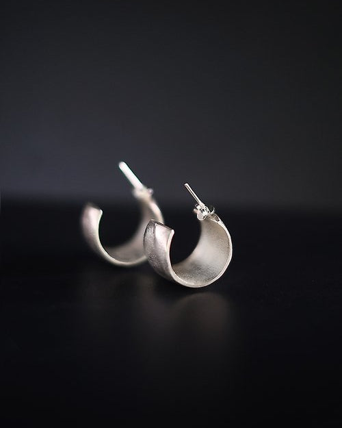 Ewa : silver hoop earrings