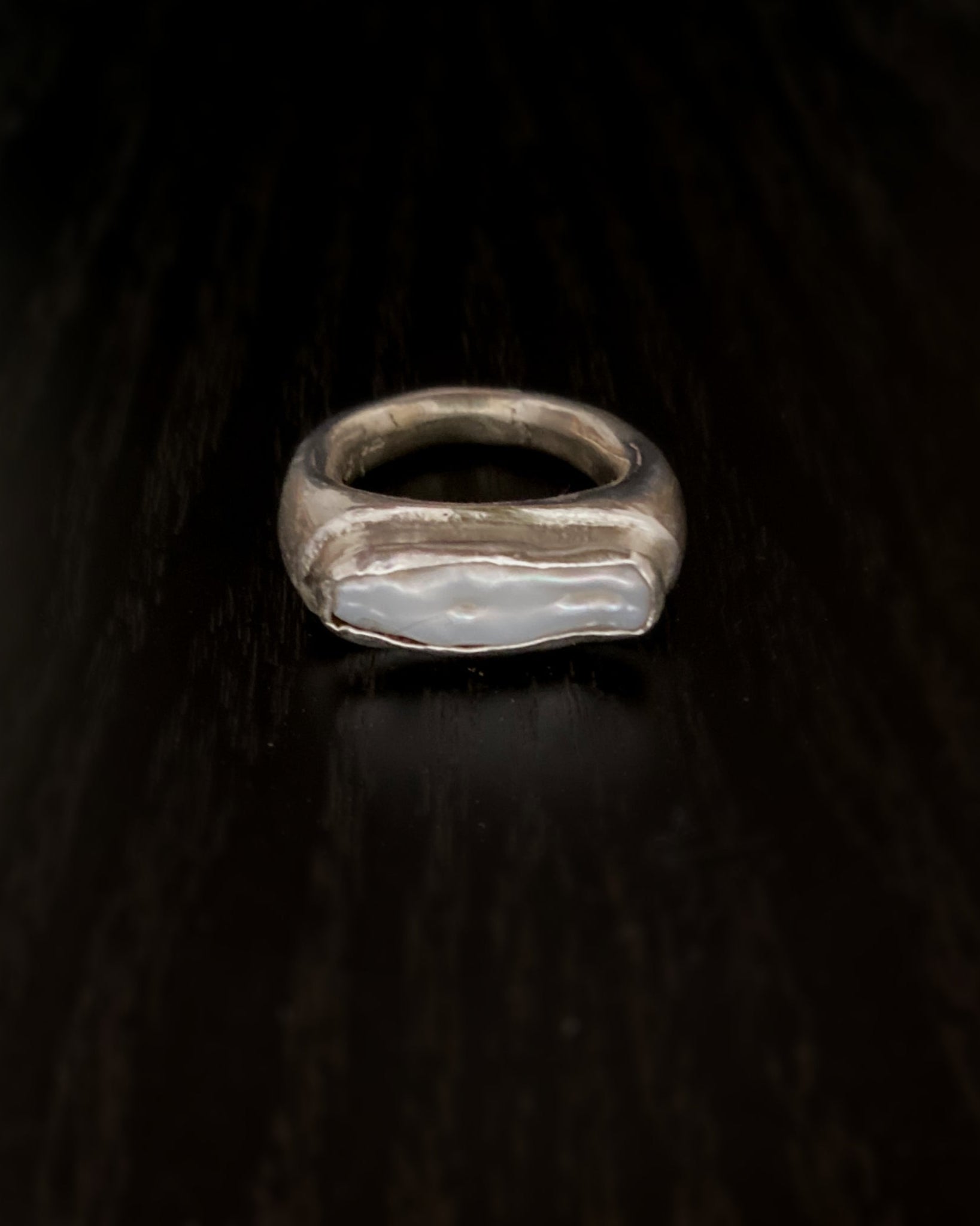 Ewa : white pearl ring