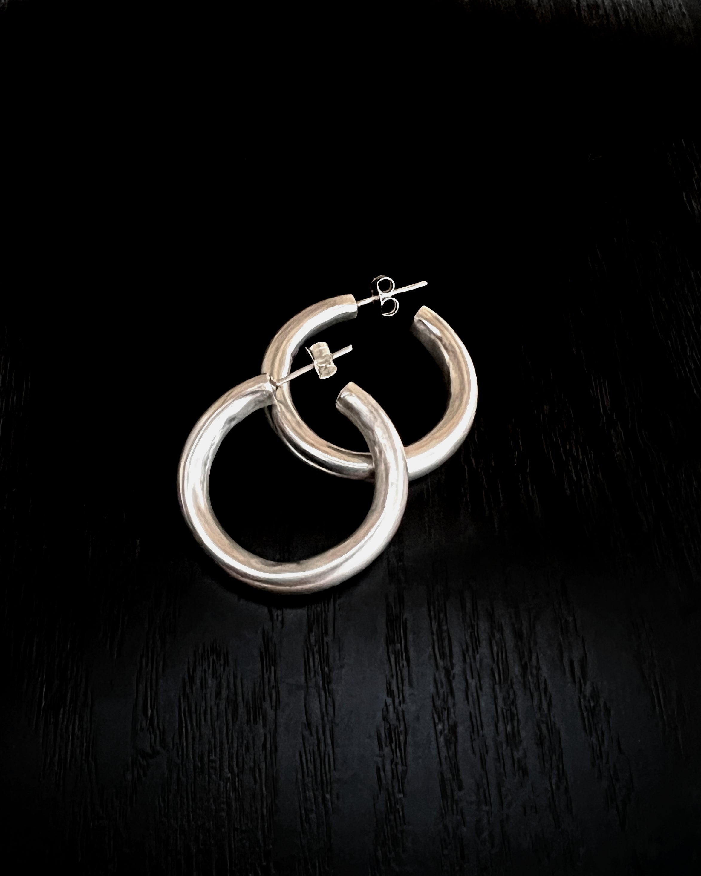 Ewa : silver everyday hoop earrings