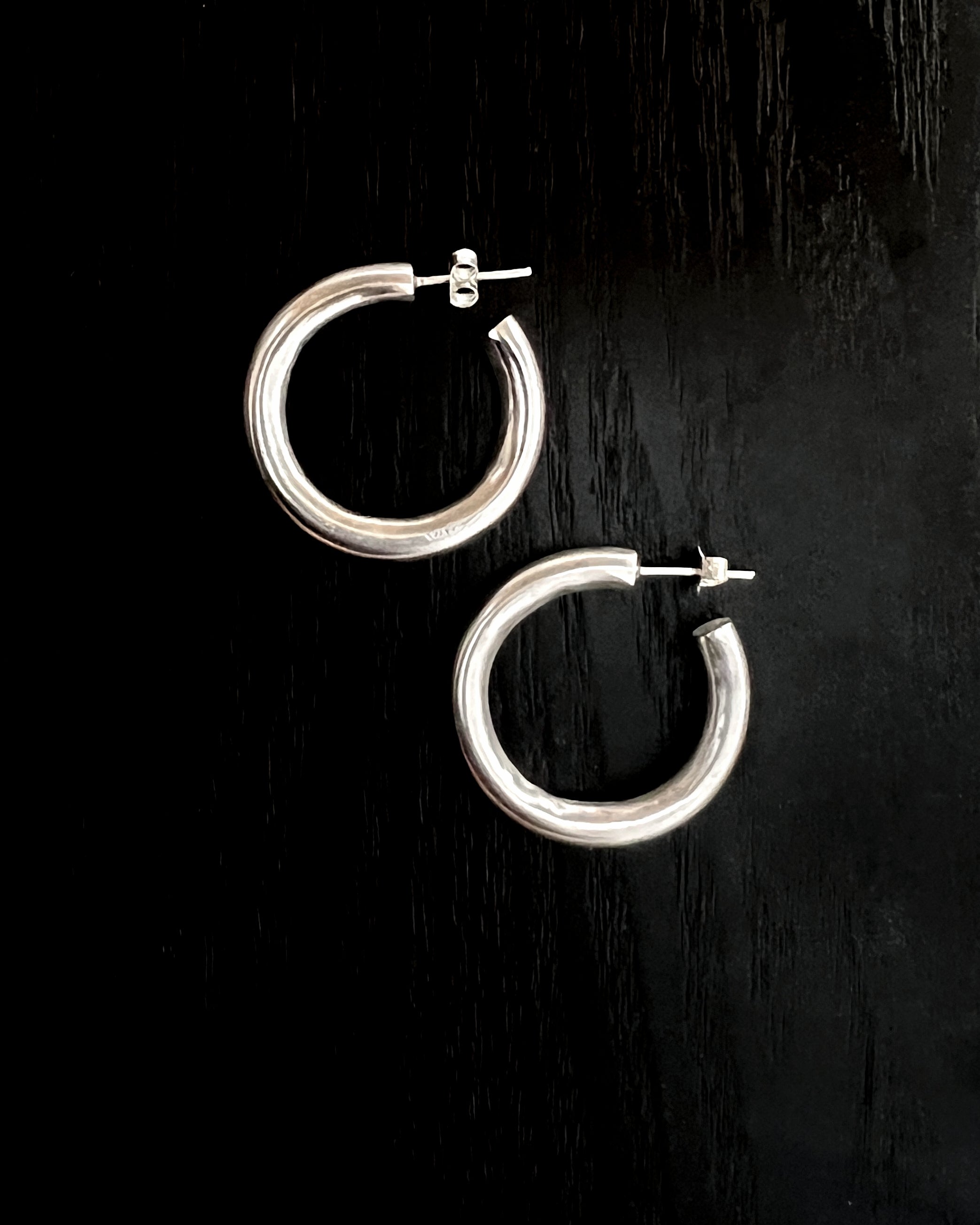 Ewa : silver everyday hoop earrings
