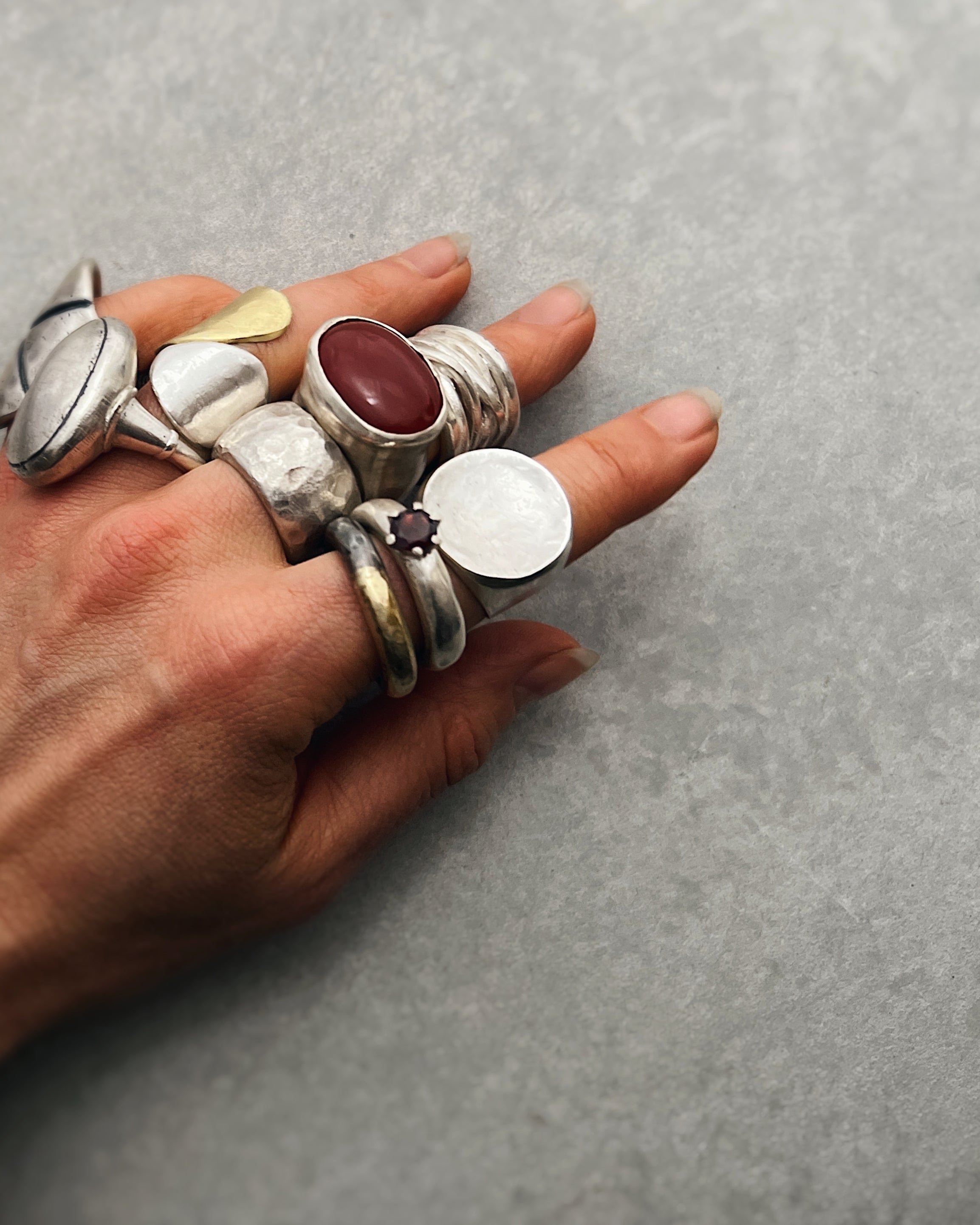 Ewa : the forgotten ring
