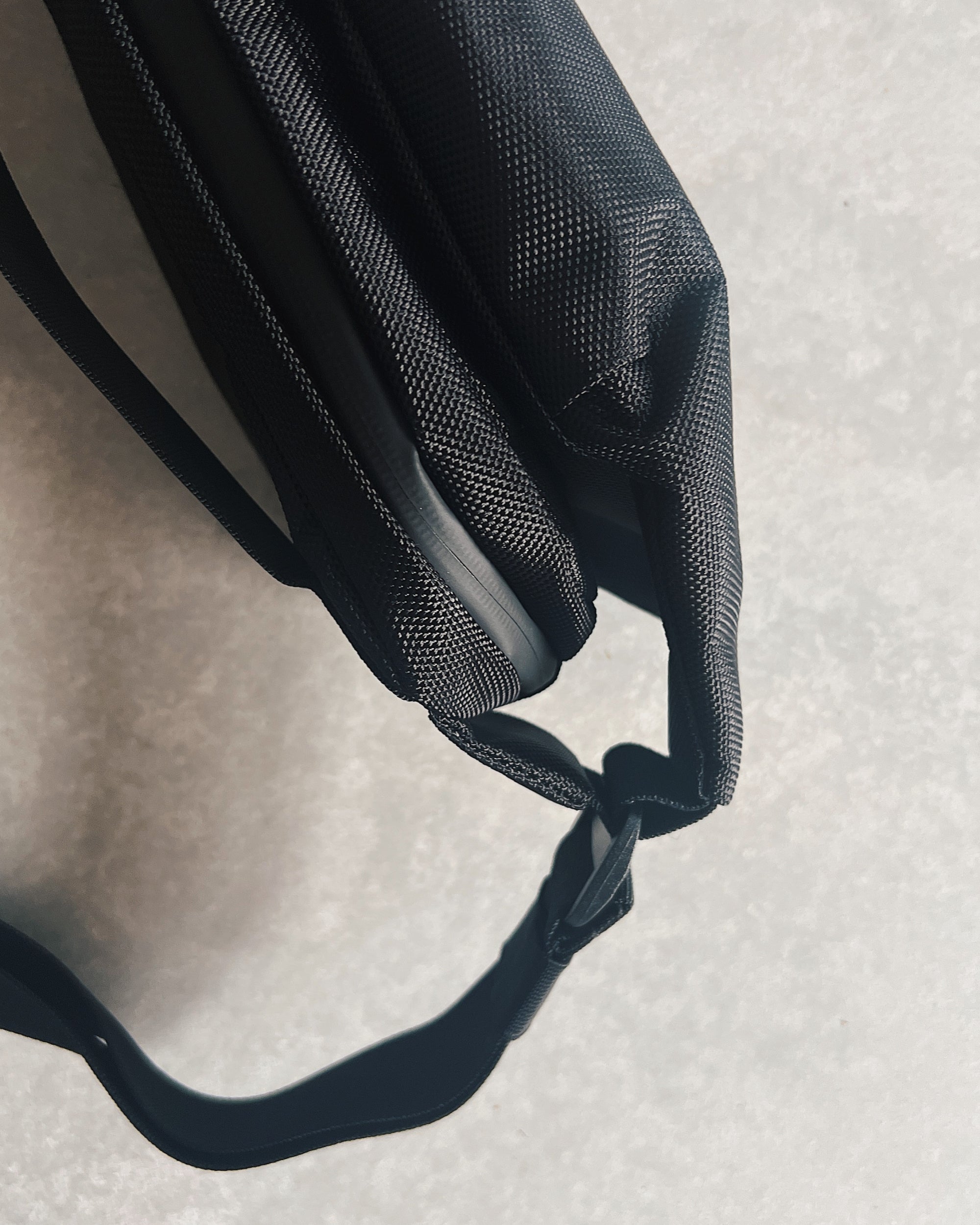 NoiR : flask shoulder bag