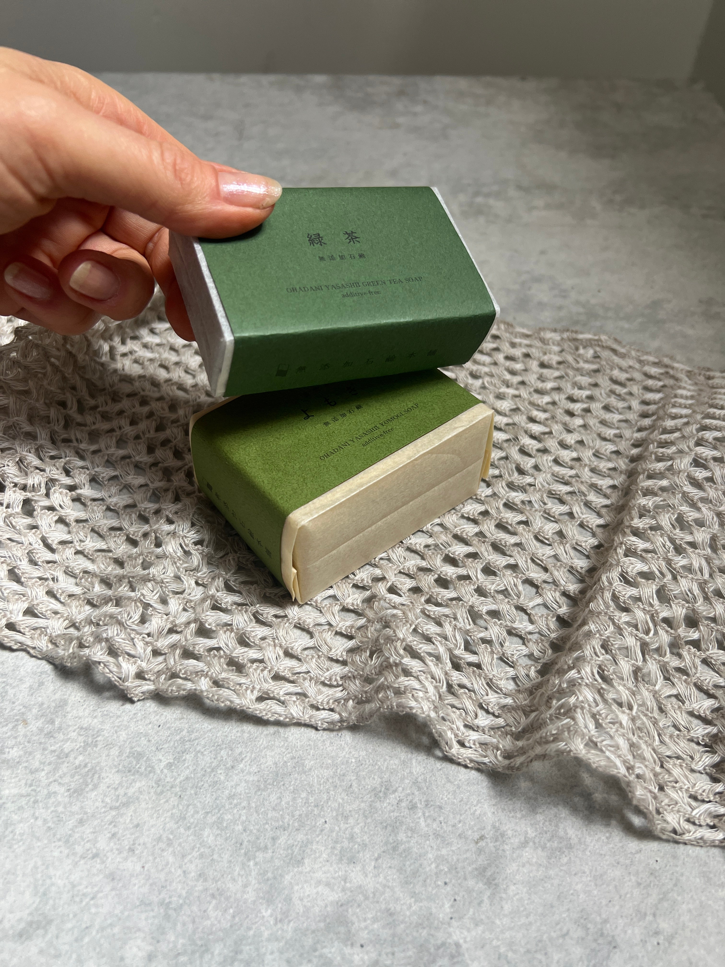 Mutenka Sekken Honpo soap : green tea