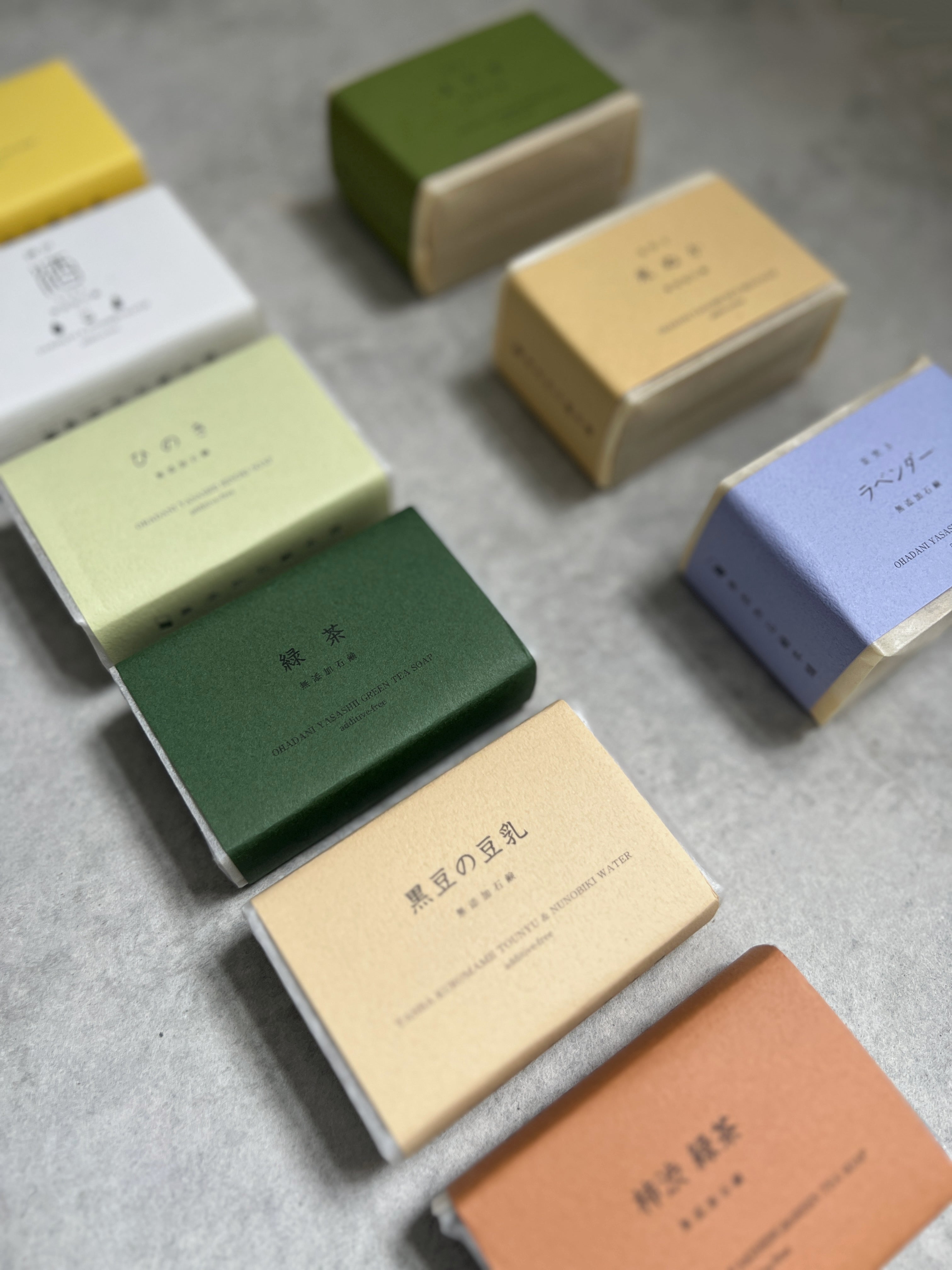 Mutenka Sekken Honpo soap : black soy milk