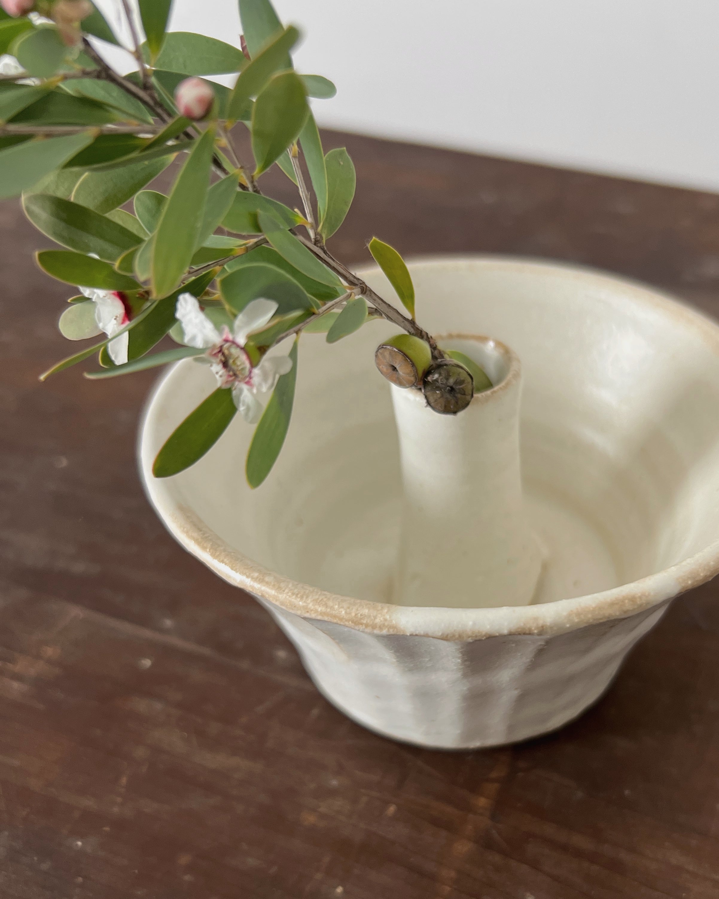 wakasama : ceramic vase