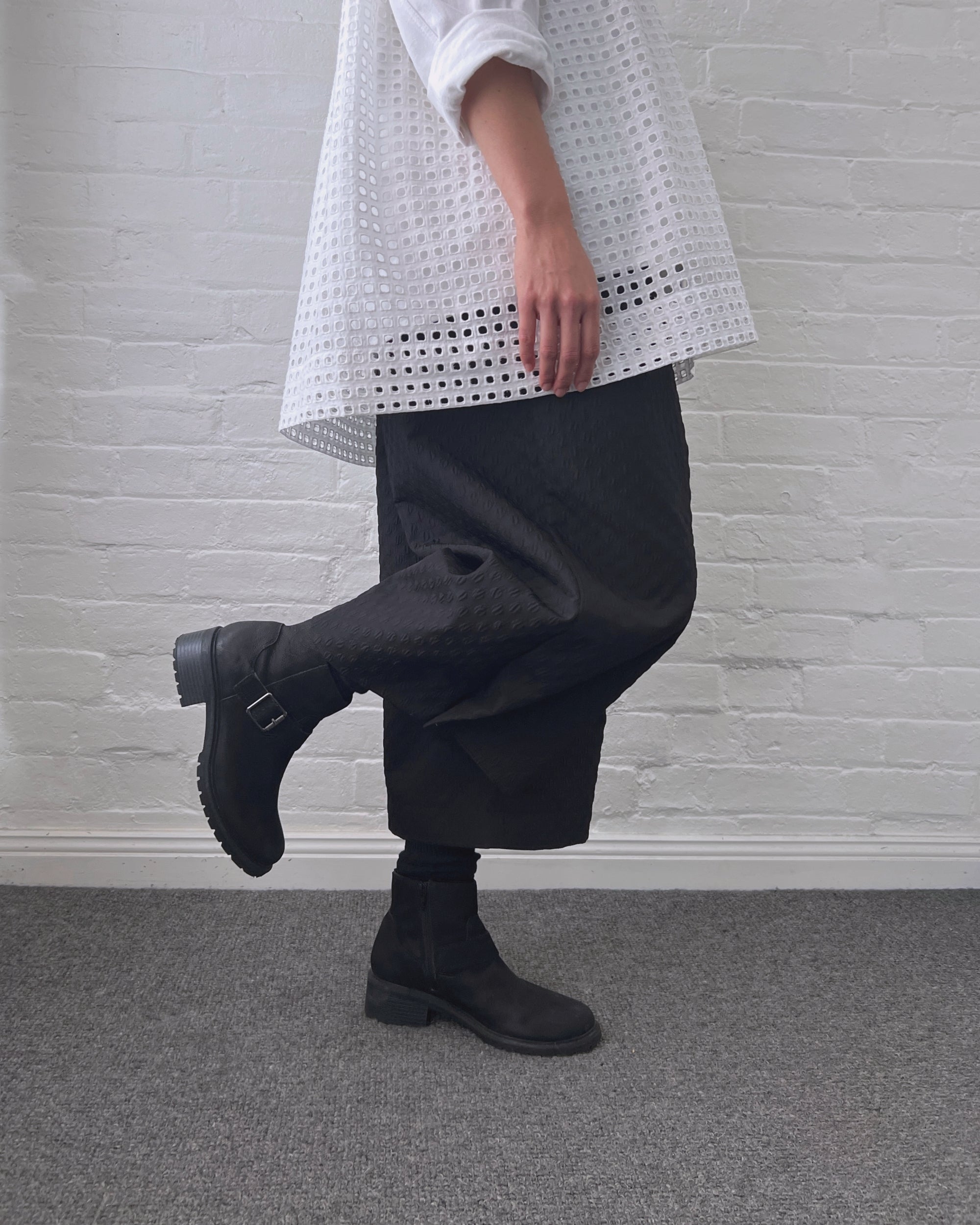 LJ struthers : textural dot pants