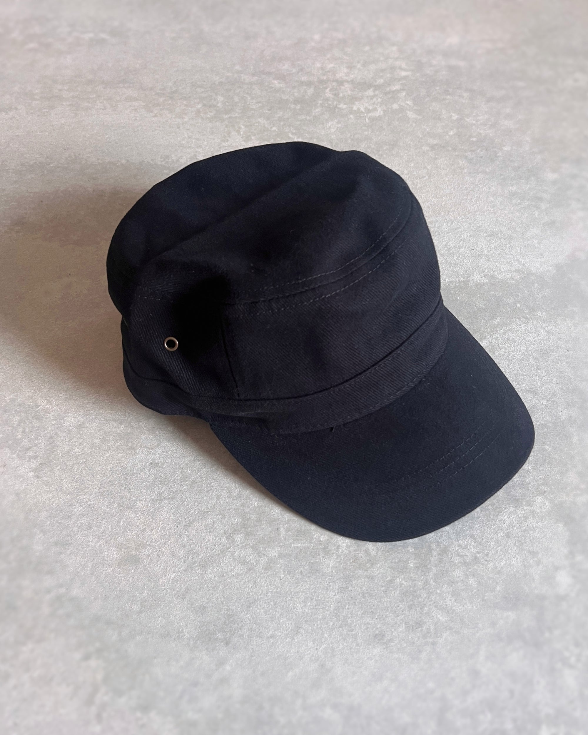 'm' for the maker : field cap in carbon