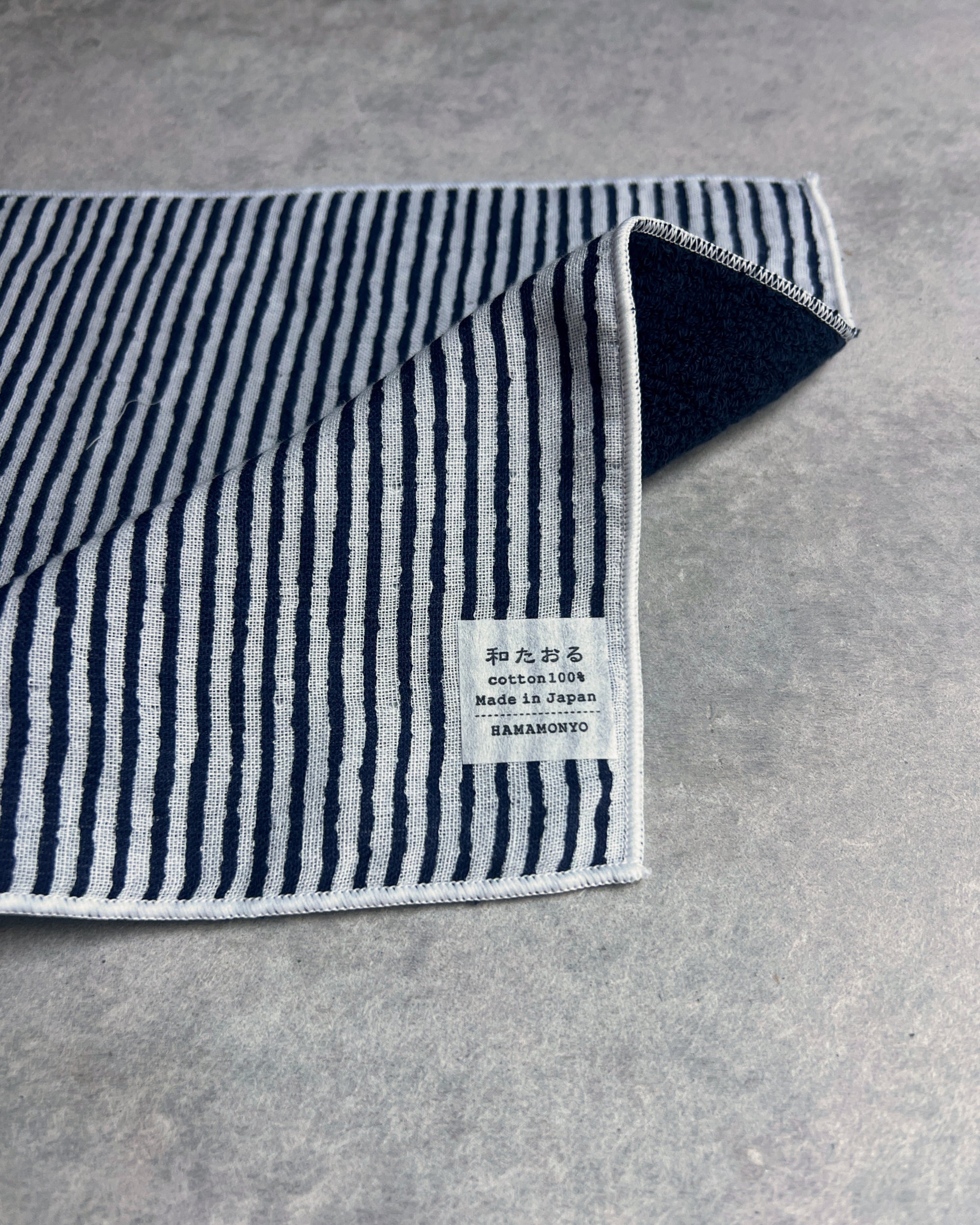 Hamamonyo : cotton striped flannel handkerchief