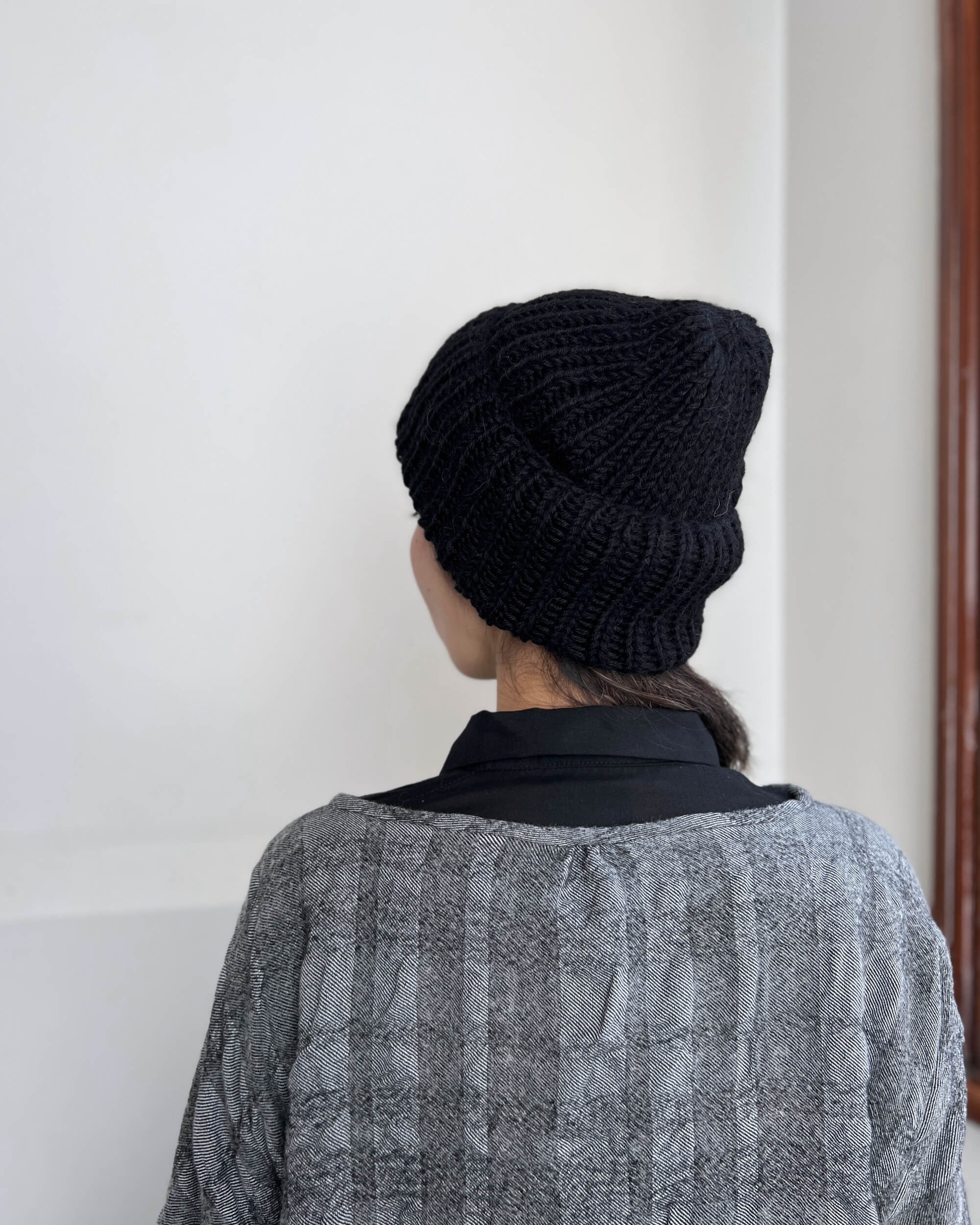 karakoram : alpaca wool ribbed beanie in carbon