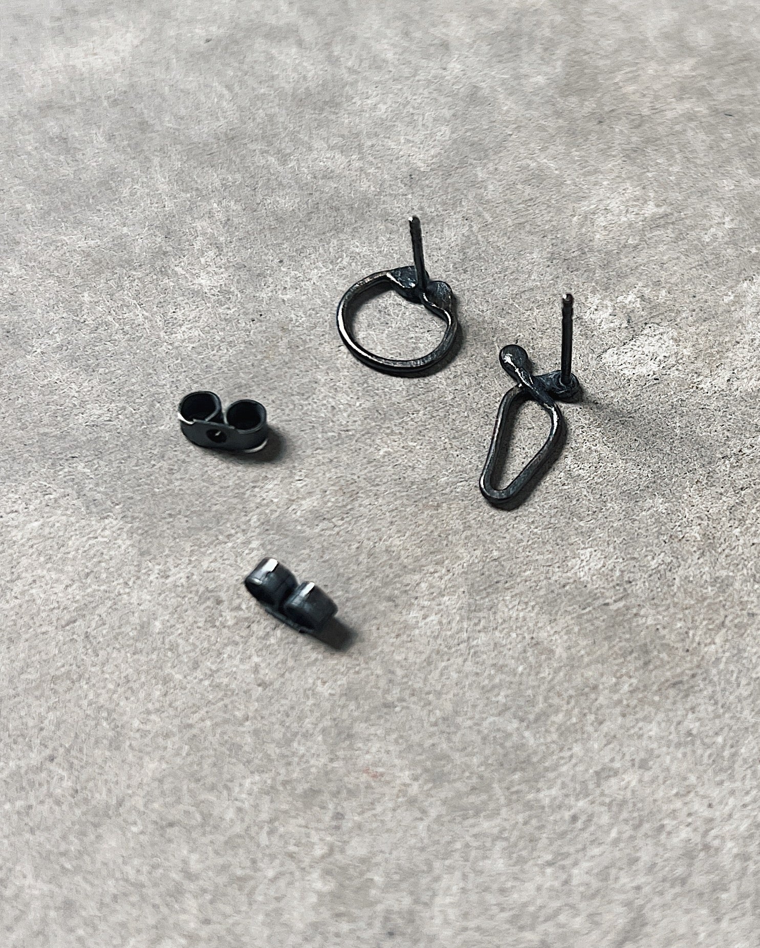 steamylab : XO oxidised stud earrings