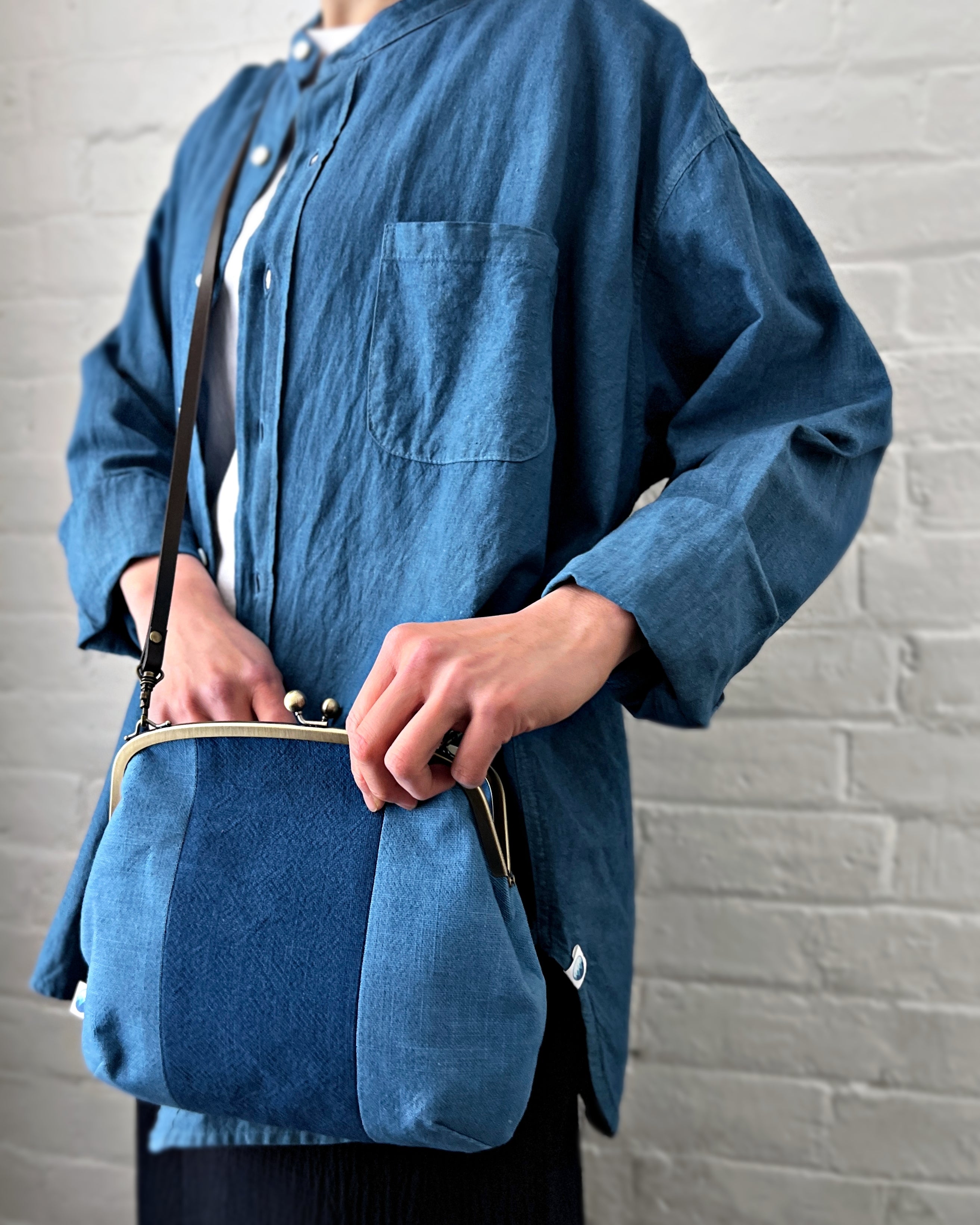Chizu Blue : indigo dyed bag