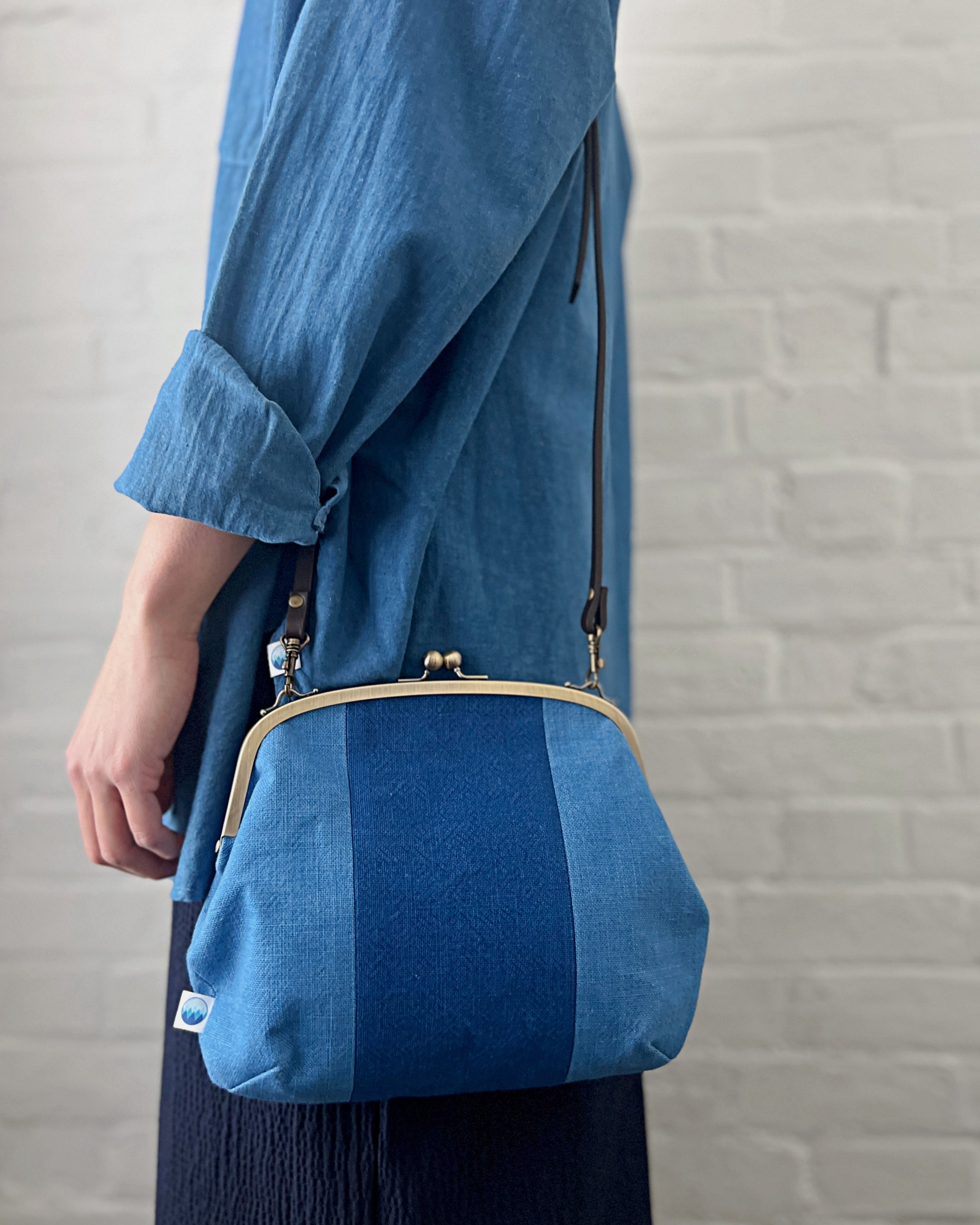 Chizu Blue : indigo dyed bag