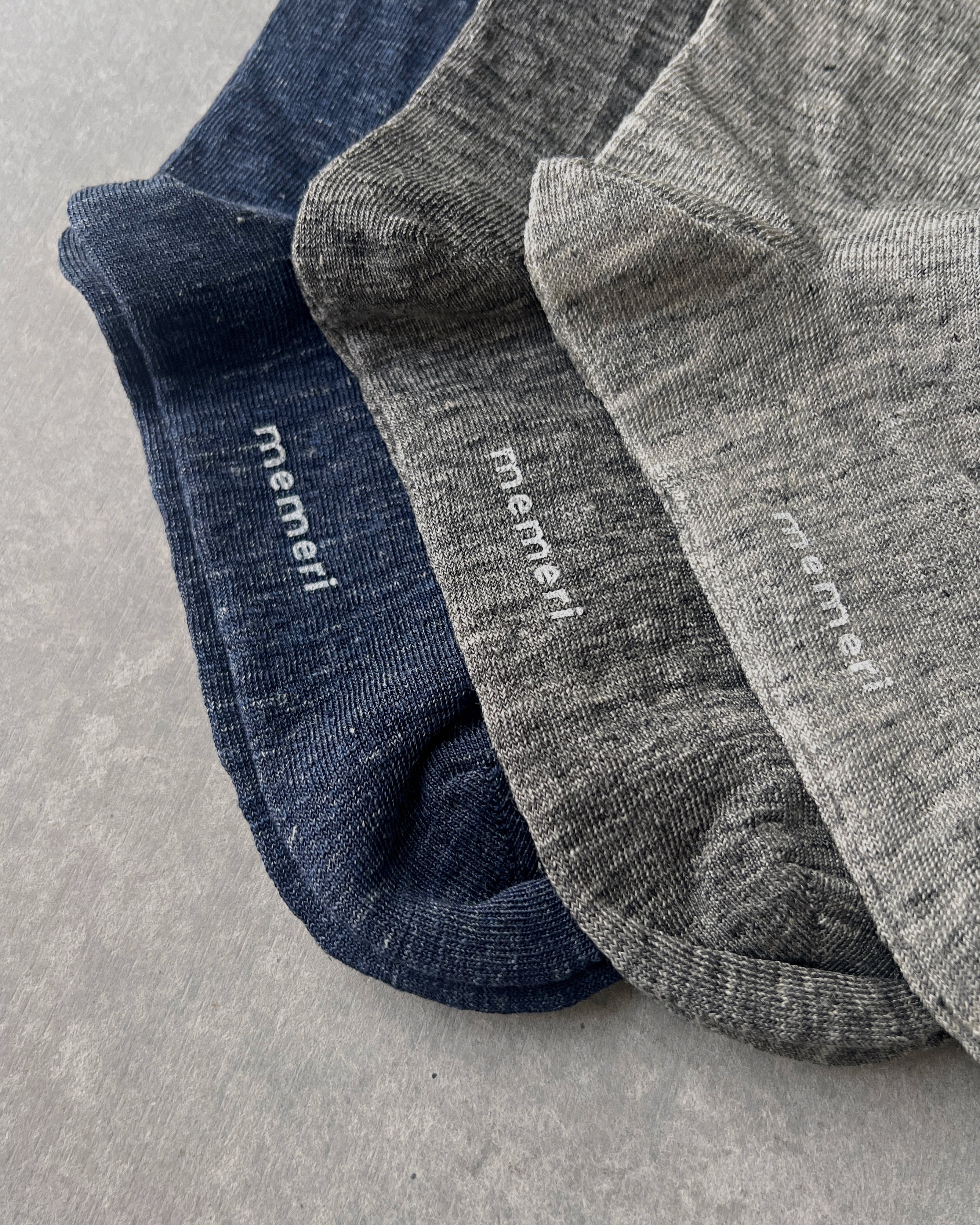 memeri : linen socks