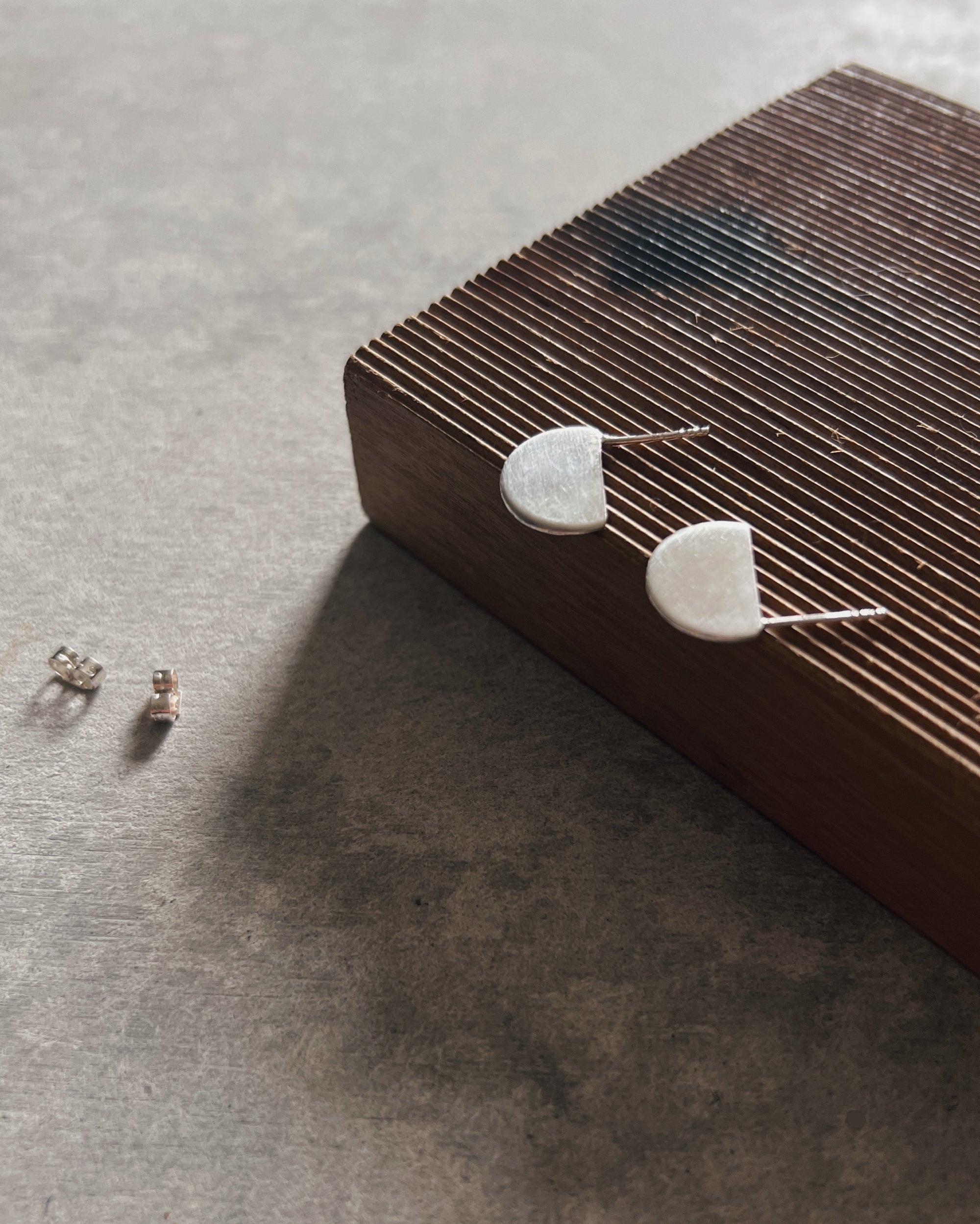 steamylab : half moon earrings