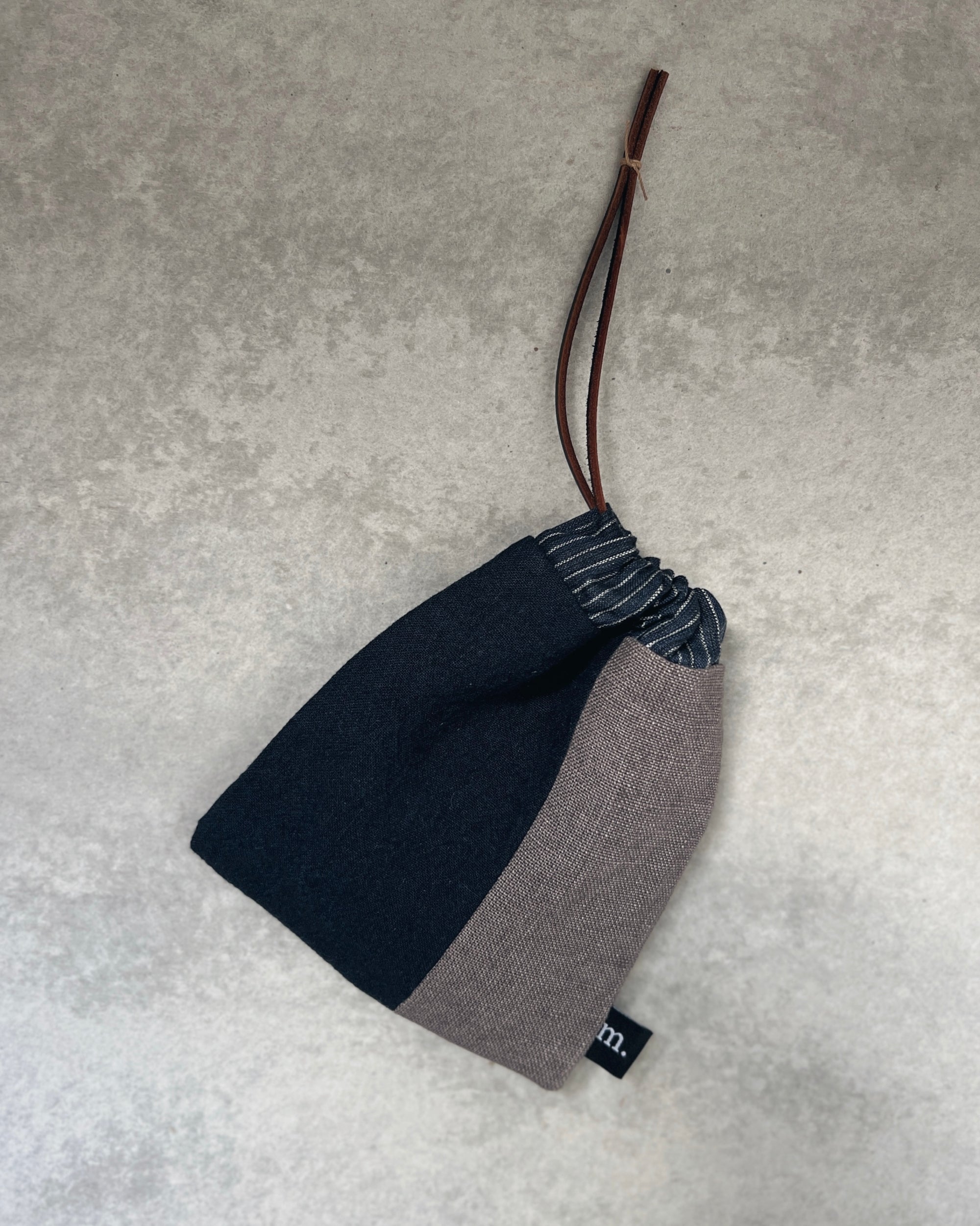 Handmade bag, sewn using Japanese cotton and linen, with a leather drawstring