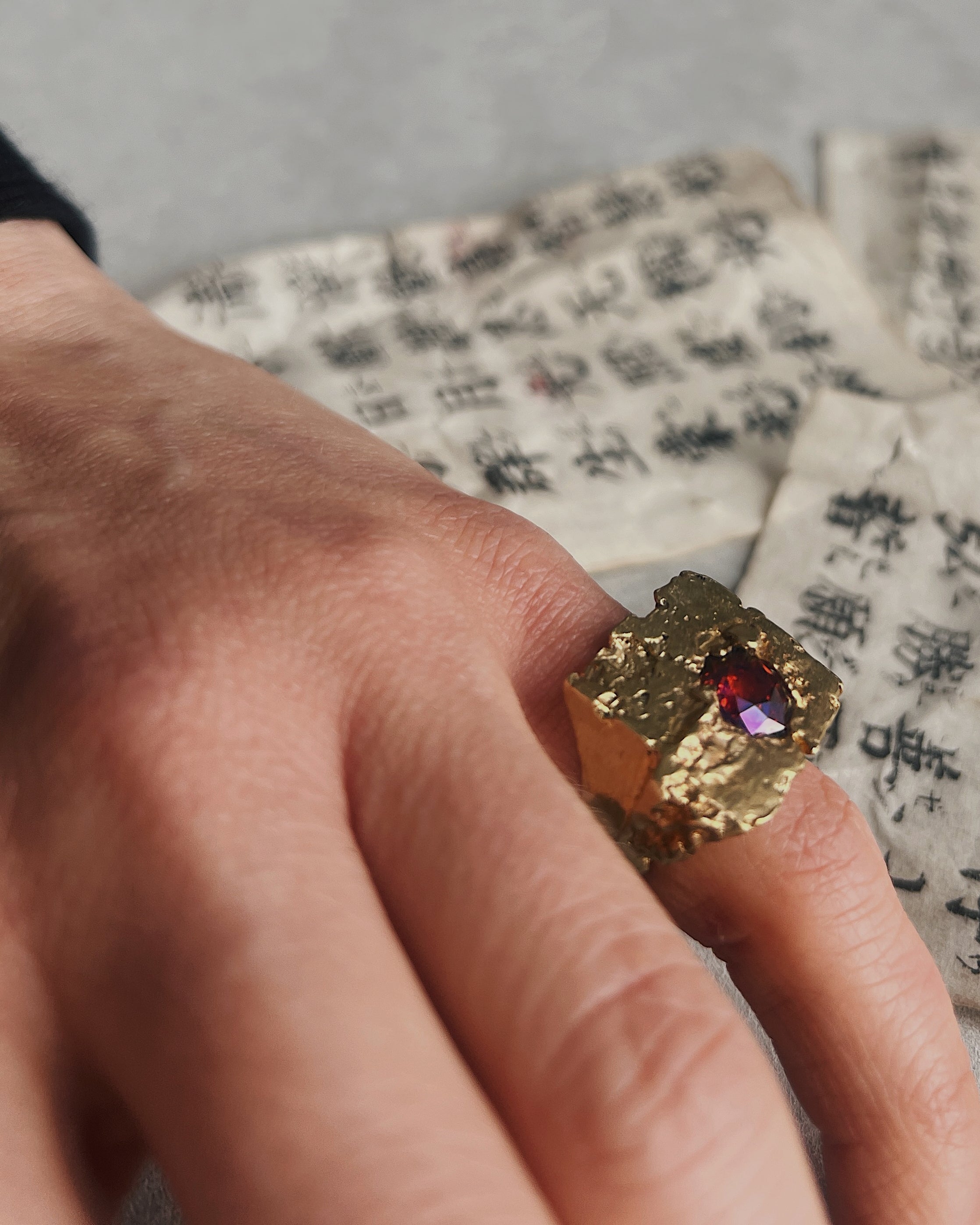 Kaya Viridi : brass ring