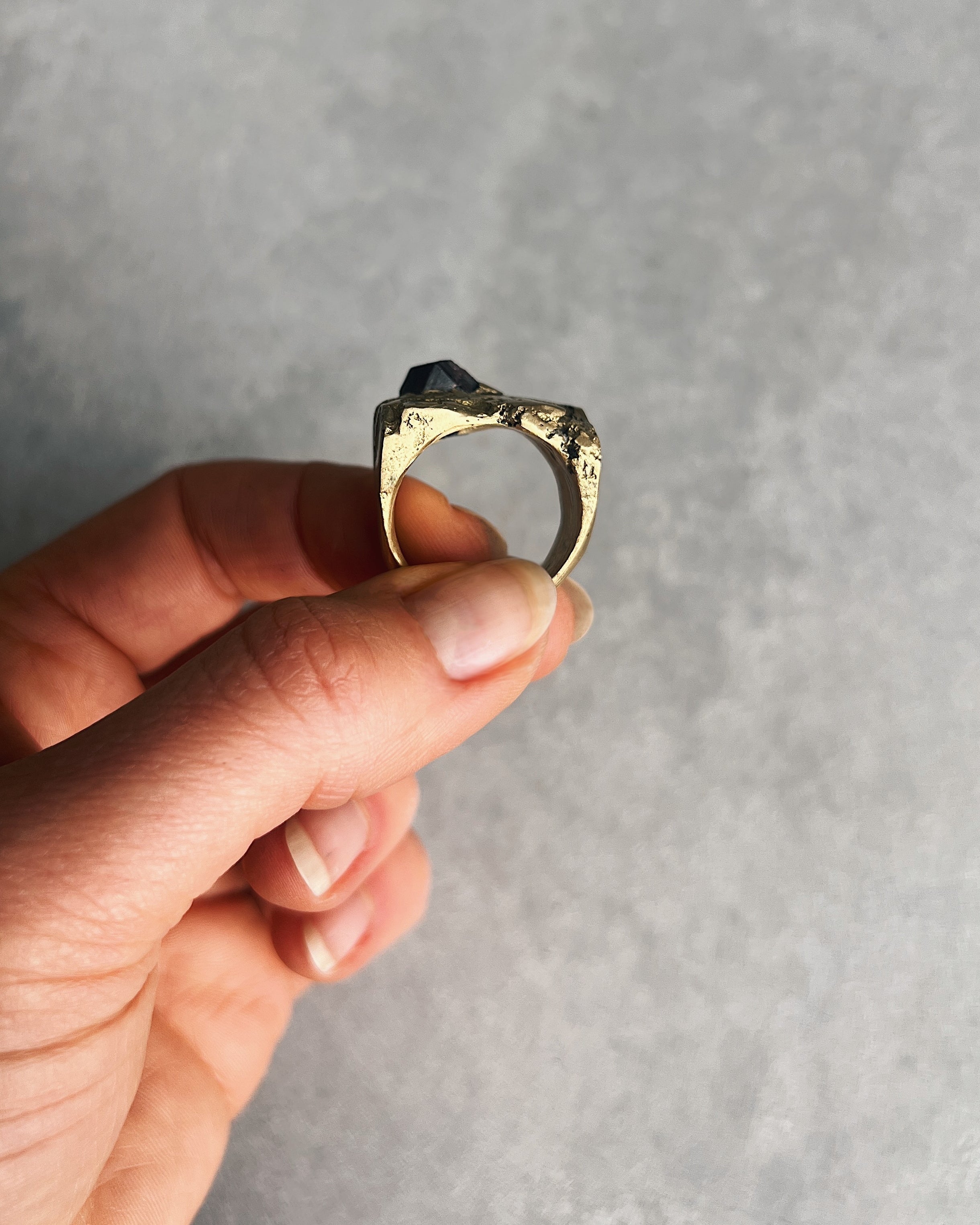 Kaya Viridi : brass ring