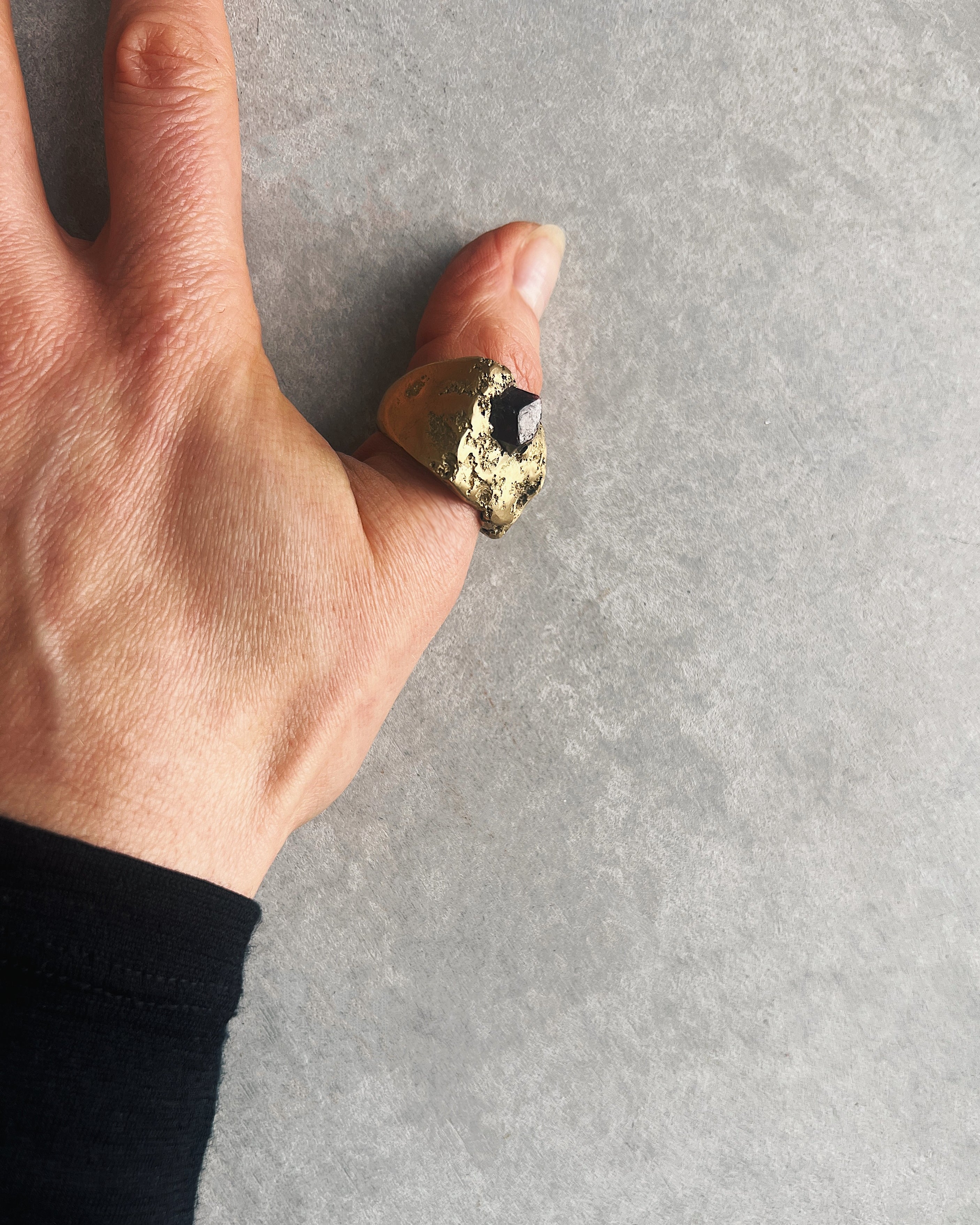 Kaya Viridi : brass ring