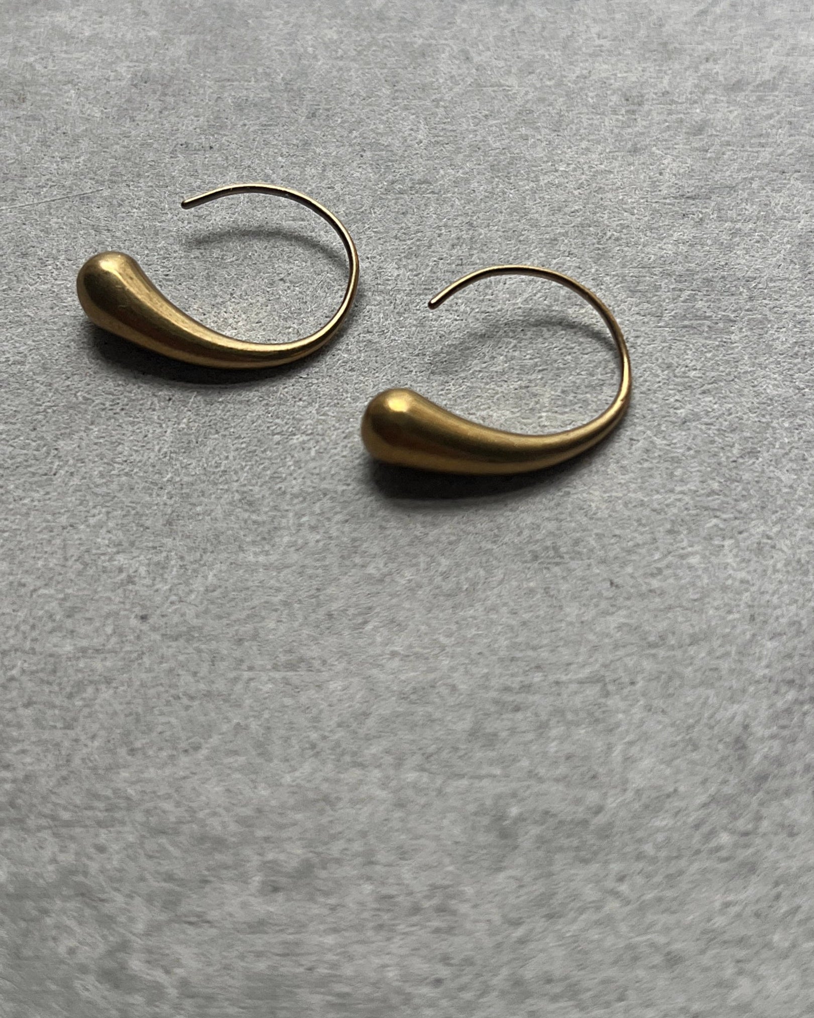 stacey vickery : teardrop hoops