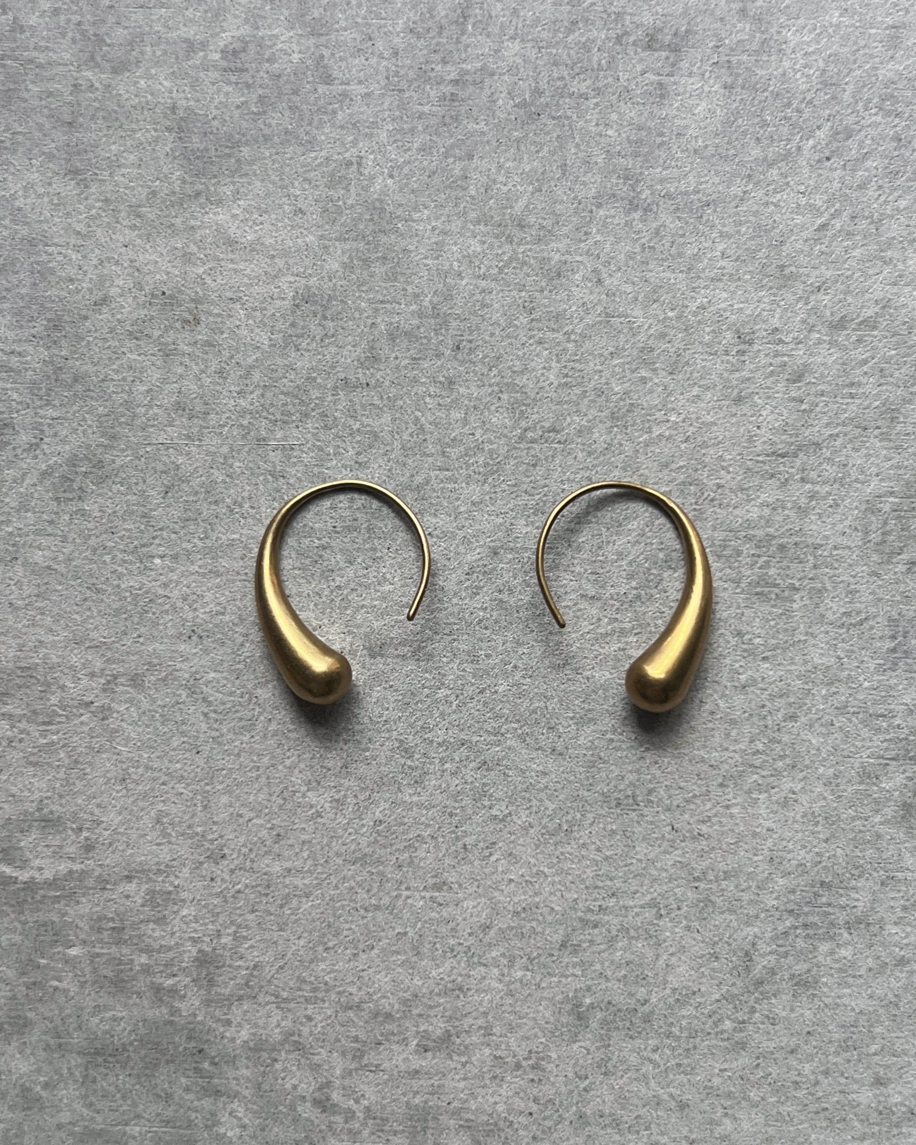 stacey vickery : teardrop hoops