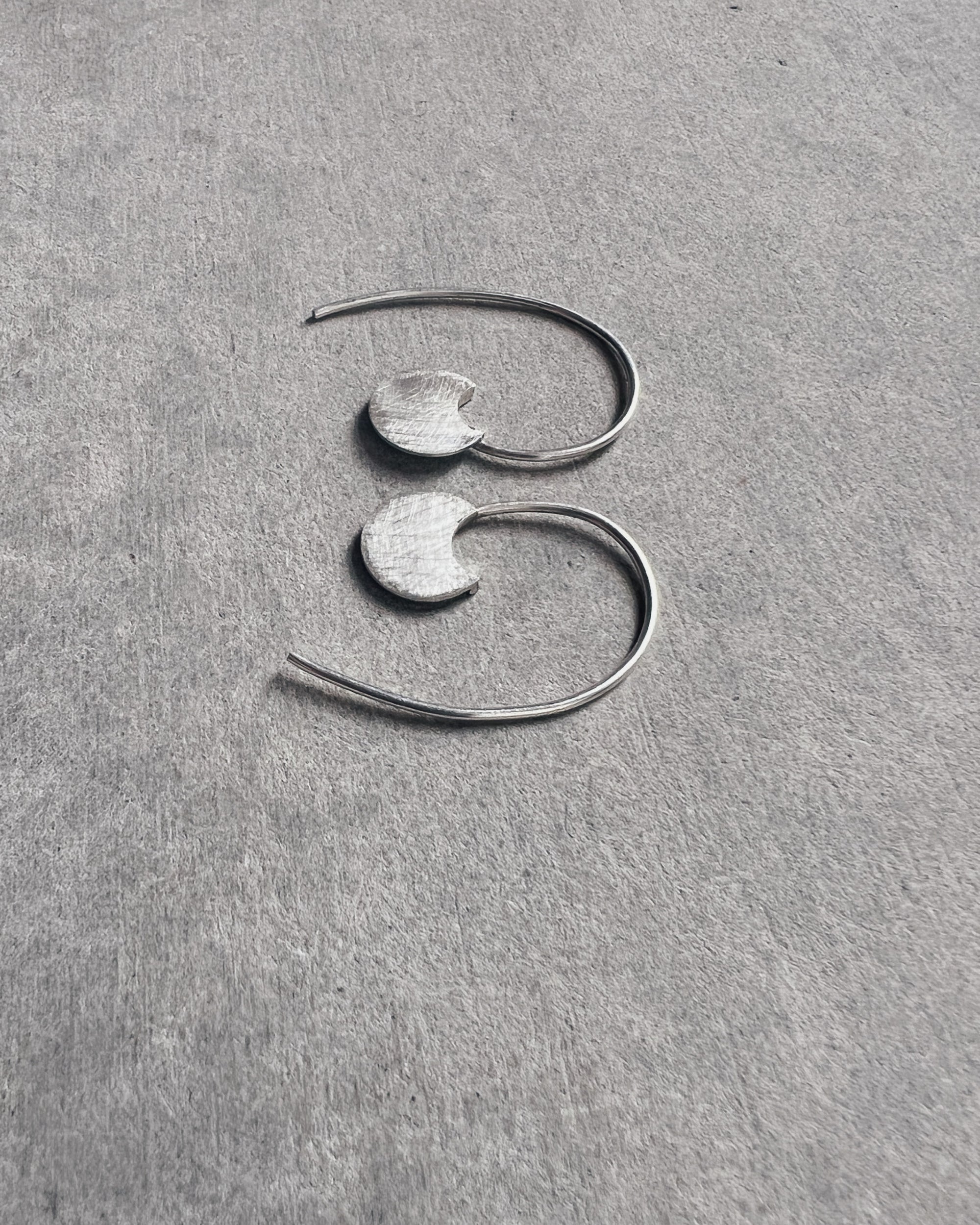 stacey vickery : mini silver disc earrings