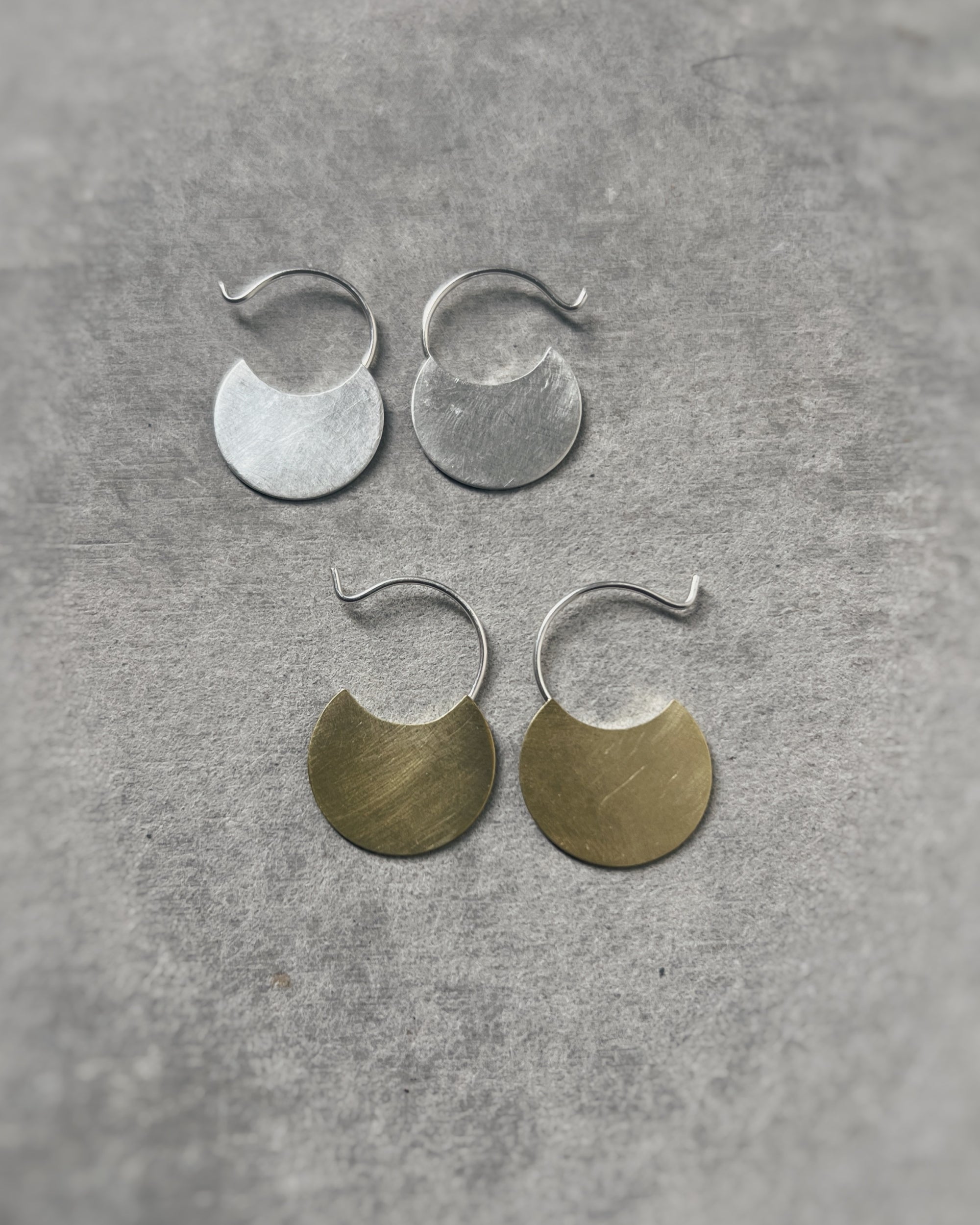 stacey vickery : small silver disc earrings