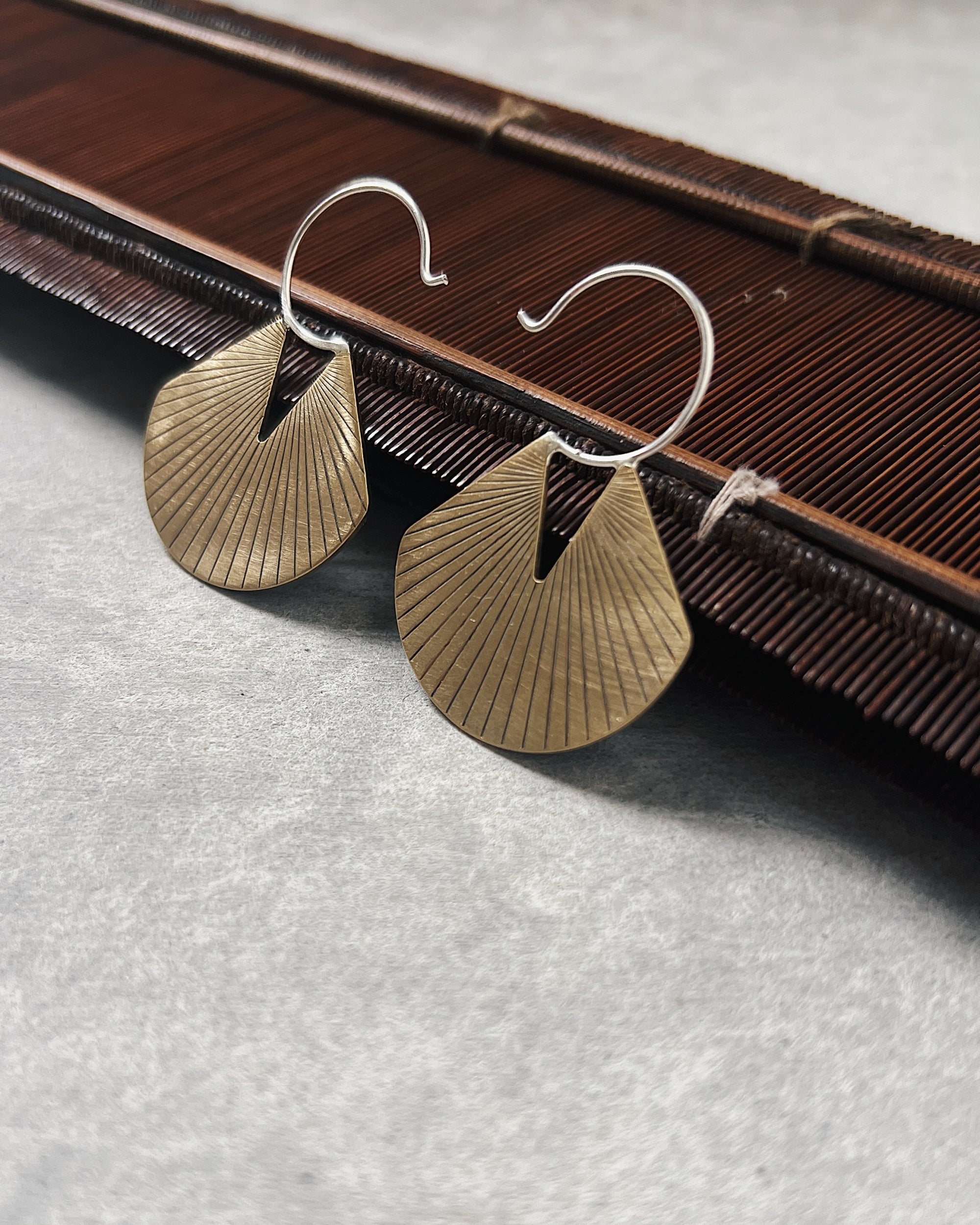 stacey vickery : etched brass fan disc earrings
