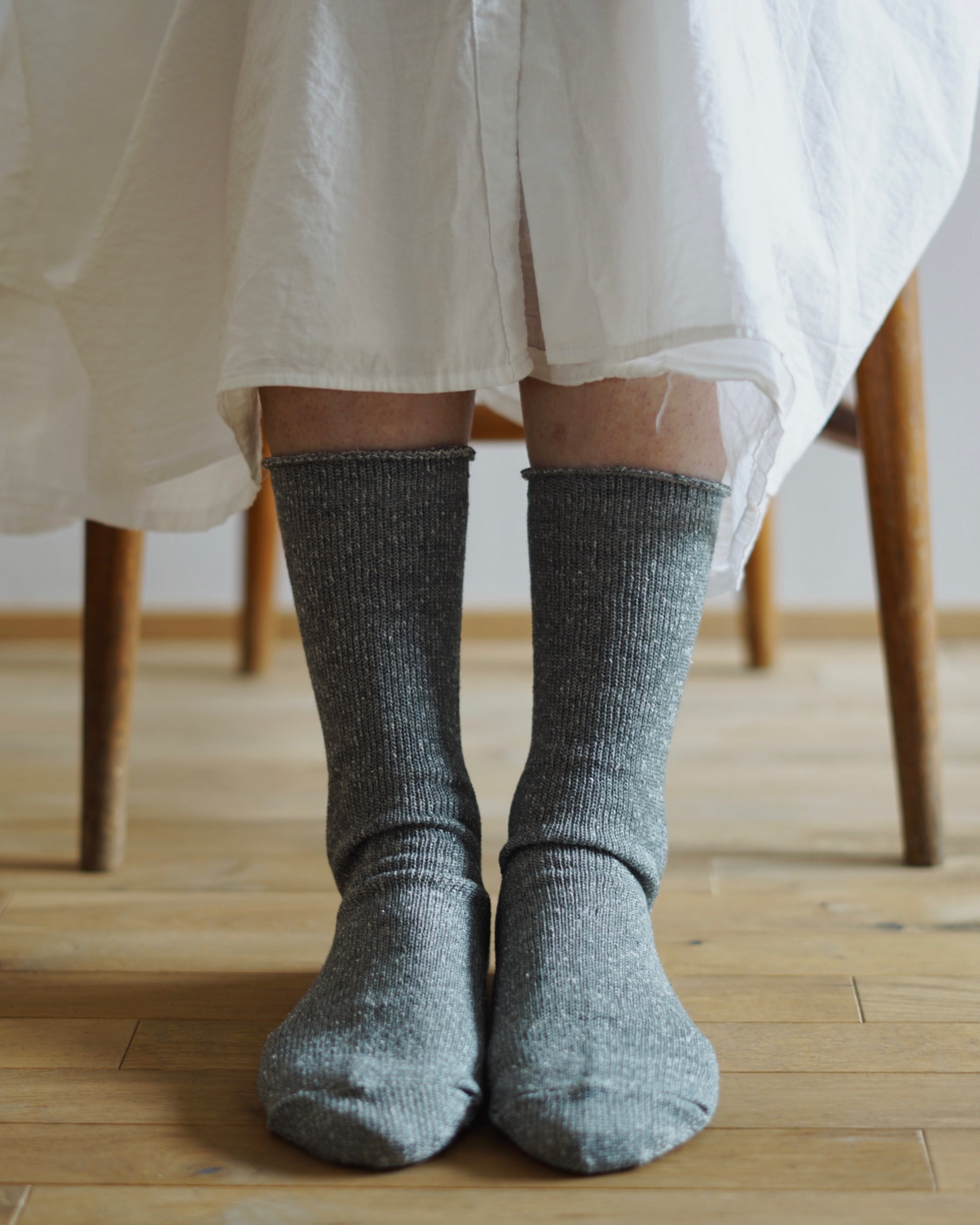 memeri : linen silk socks