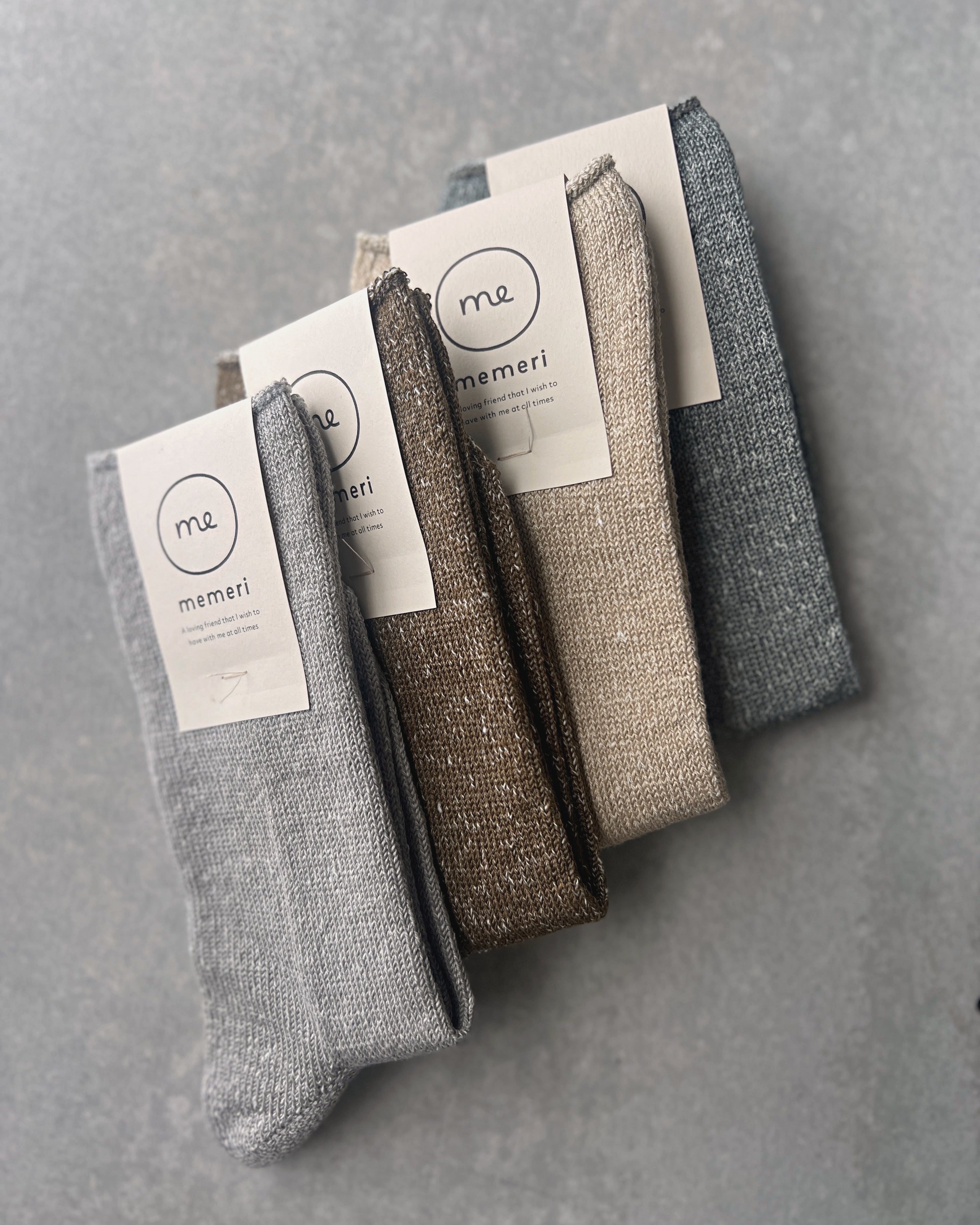 memeri : linen silk socks